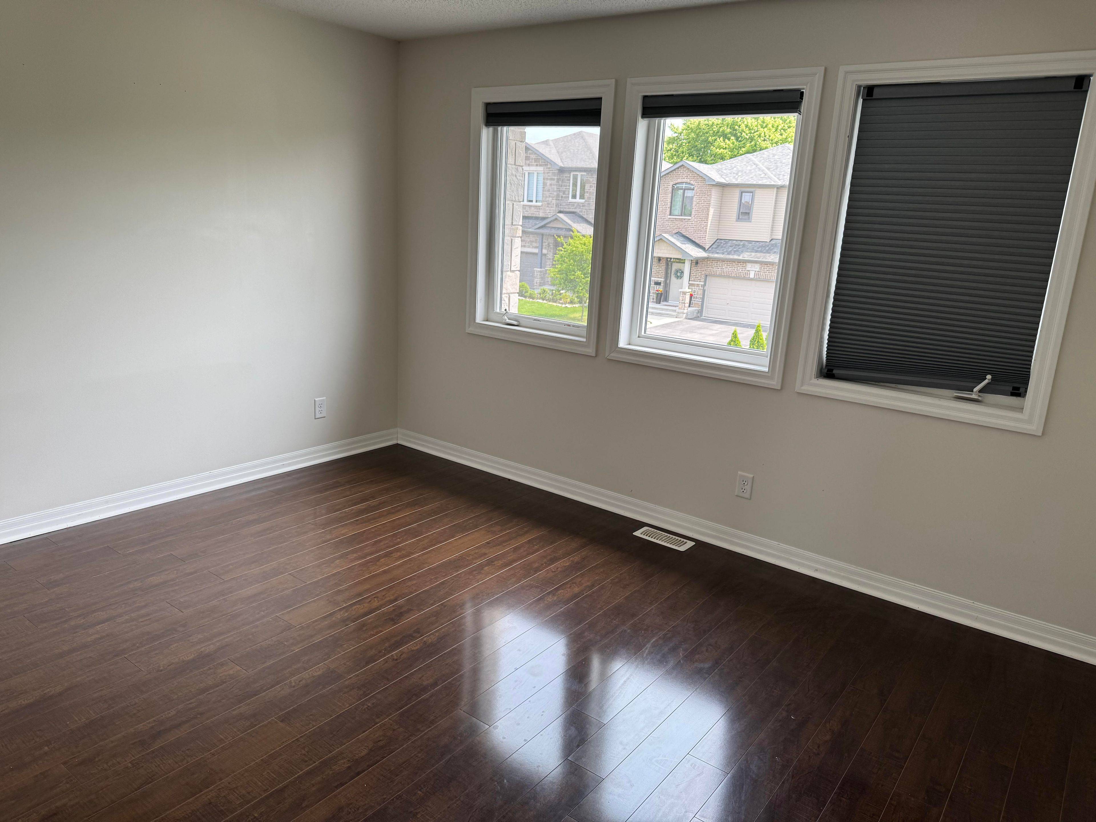 Kingston, ON K7K 0E8,212 Clipper CT