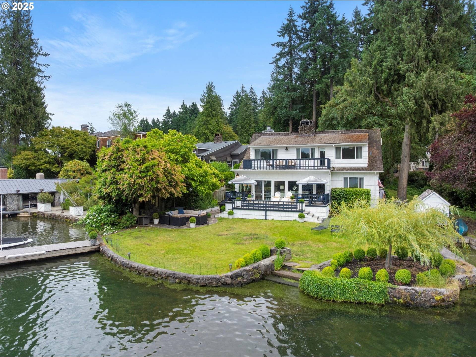 Lake Oswego, OR 97034,1667 LAKE FRONT RD