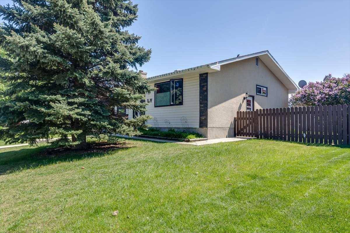 Red Deer, AB T4N 5Y8,55 HORN CRES