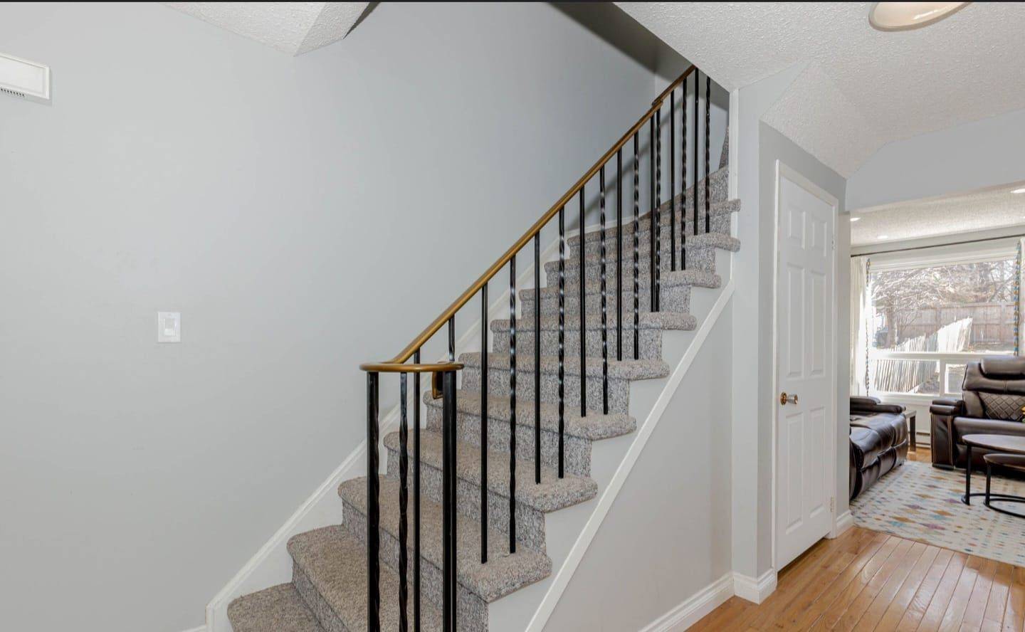 Oshawa, ON L1J 7X9,17 Overbank DR