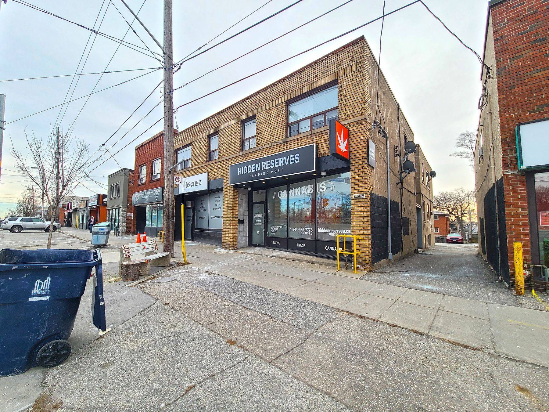 Toronto W06, ON M8W 1R2,3813 Lake Shore BLVD W #retail