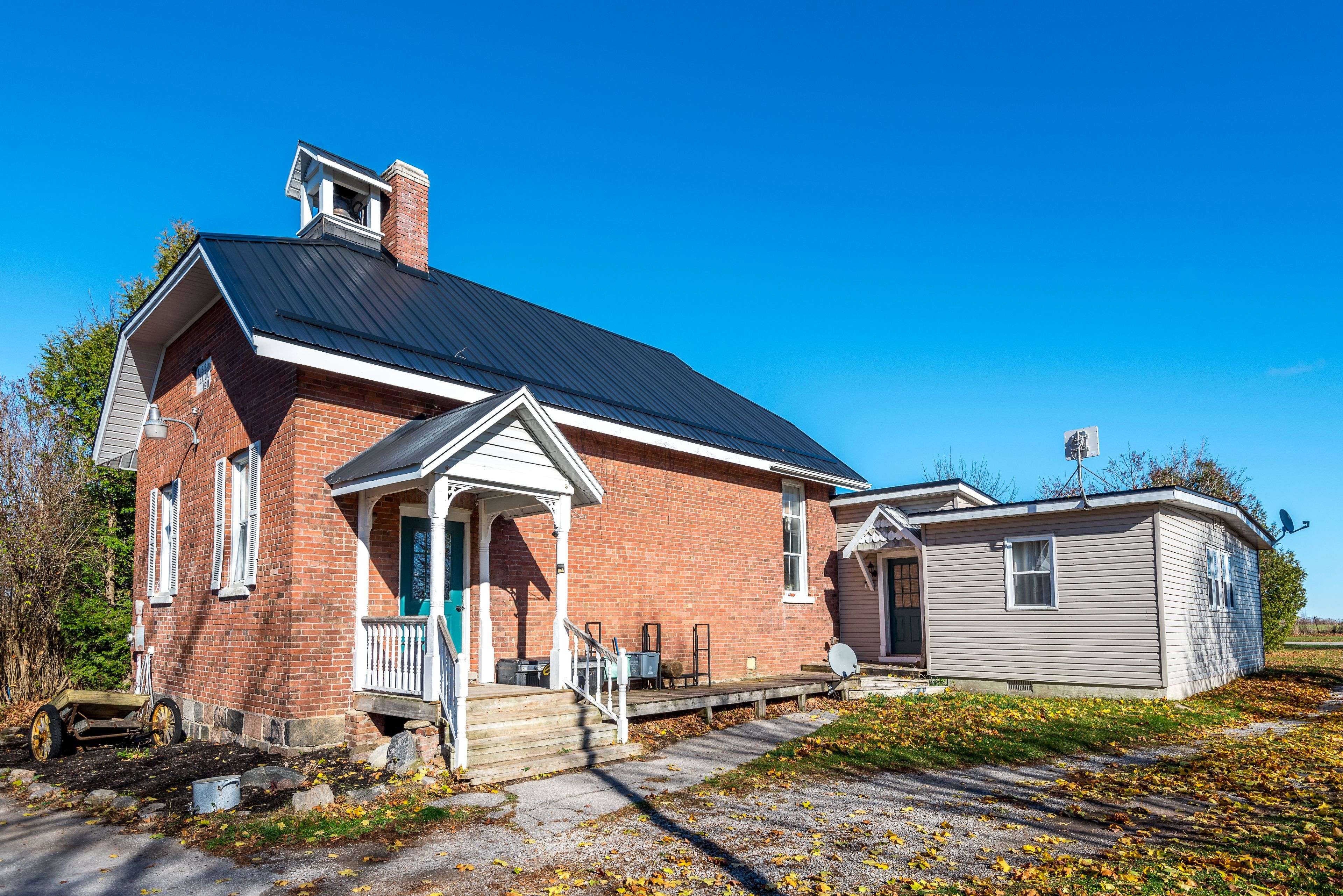 Kawartha Lakes, ON K0M 2T0,178 GRASSHILL RD