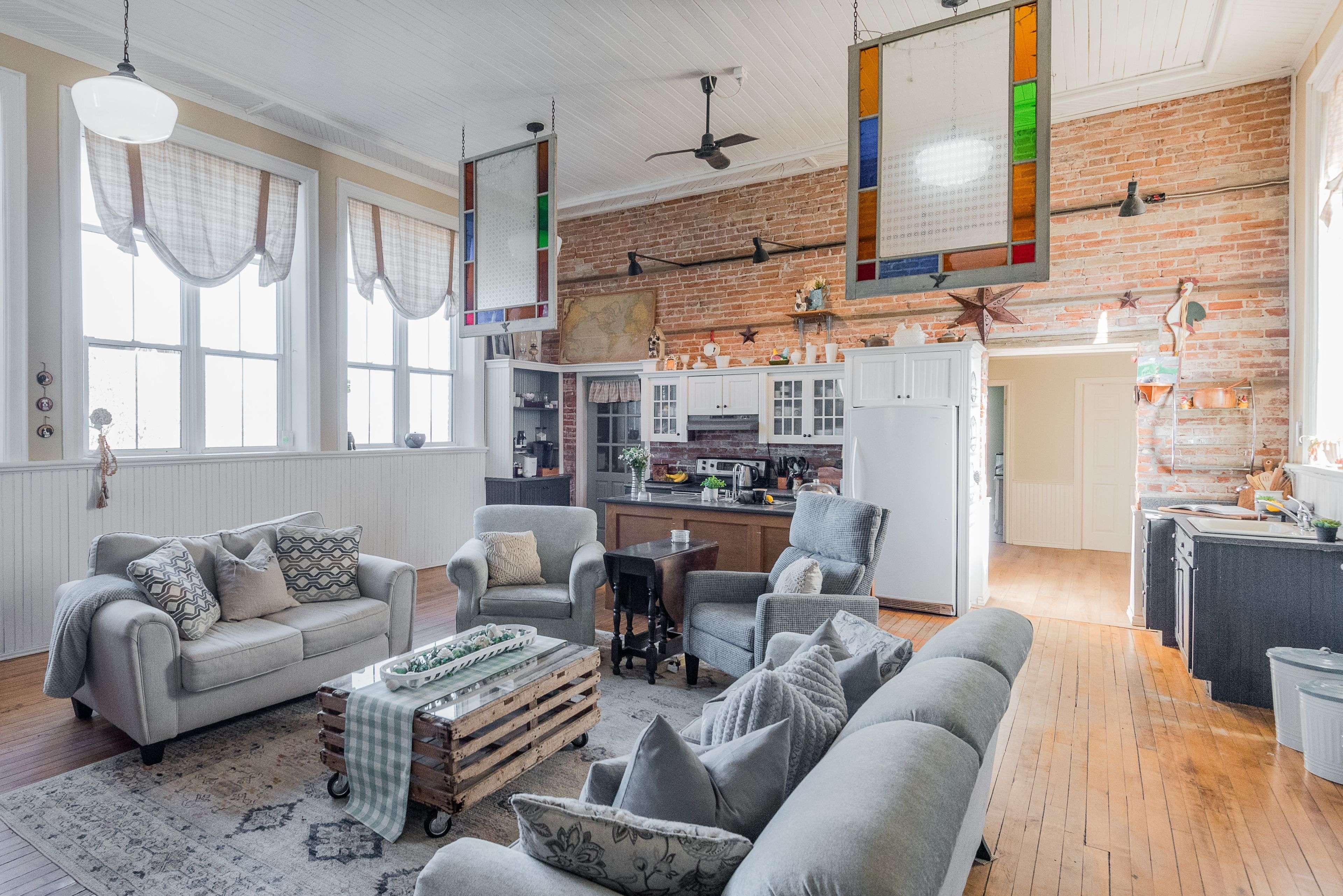 Kawartha Lakes, ON K0M 2T0,178 GRASSHILL RD