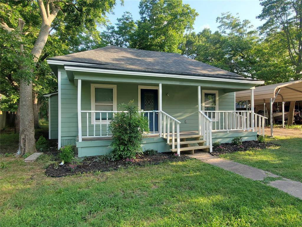 Leonard, TX 75452,211 E Houston