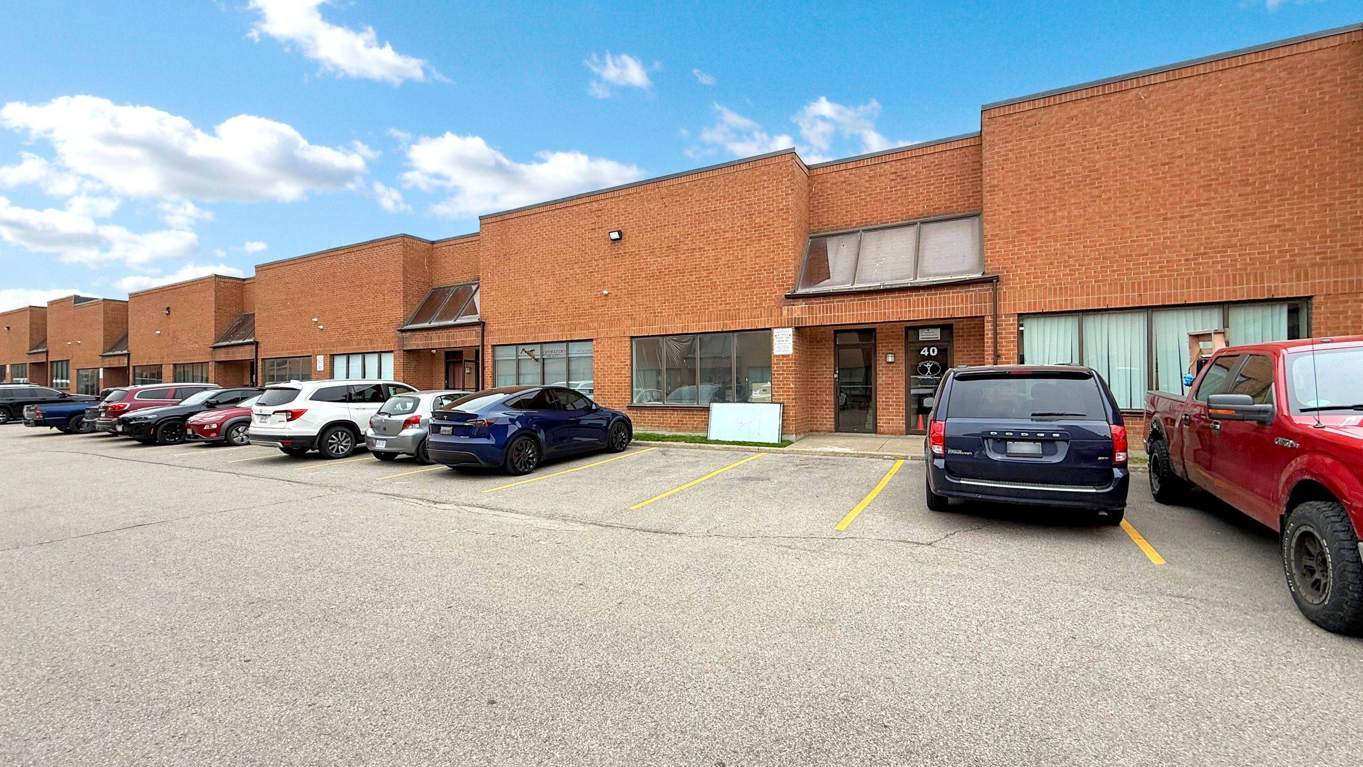 Vaughan, ON L4K 4A3,600 Bowes RD #39