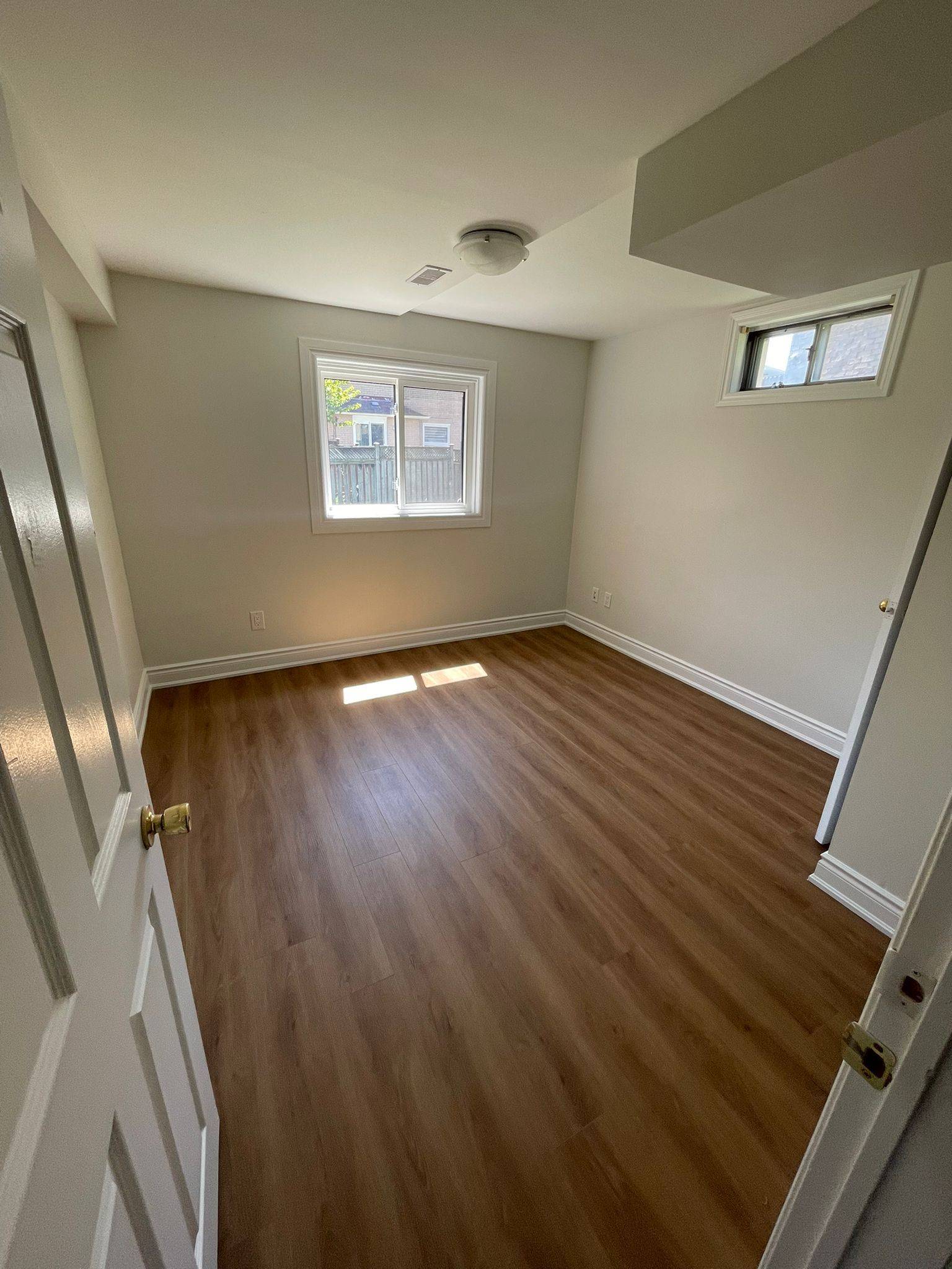 Mississauga, ON L5V 1Y5,5495 Flatford RD