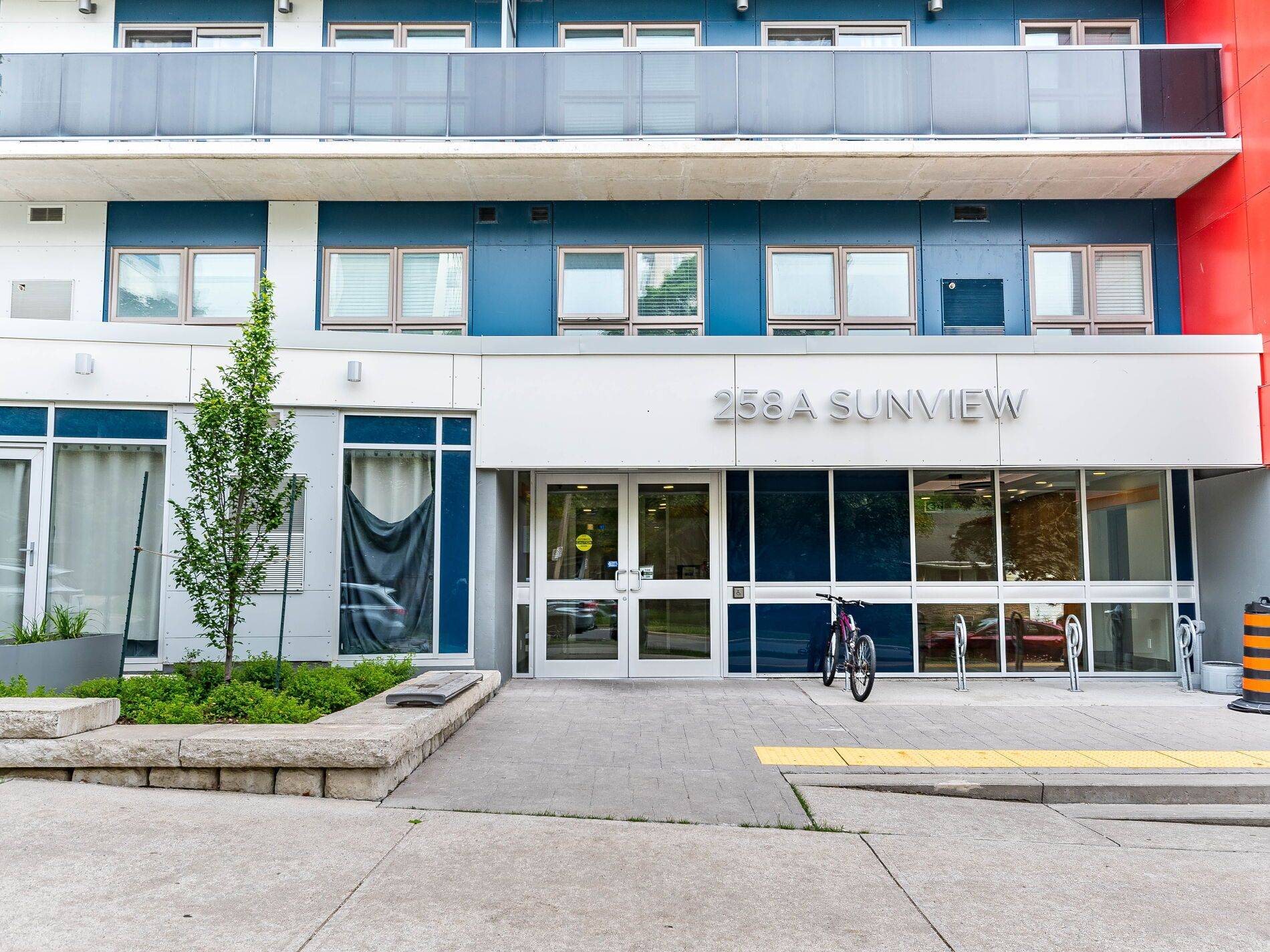Waterloo, ON N2L 0H6,258A Sunview ST #123