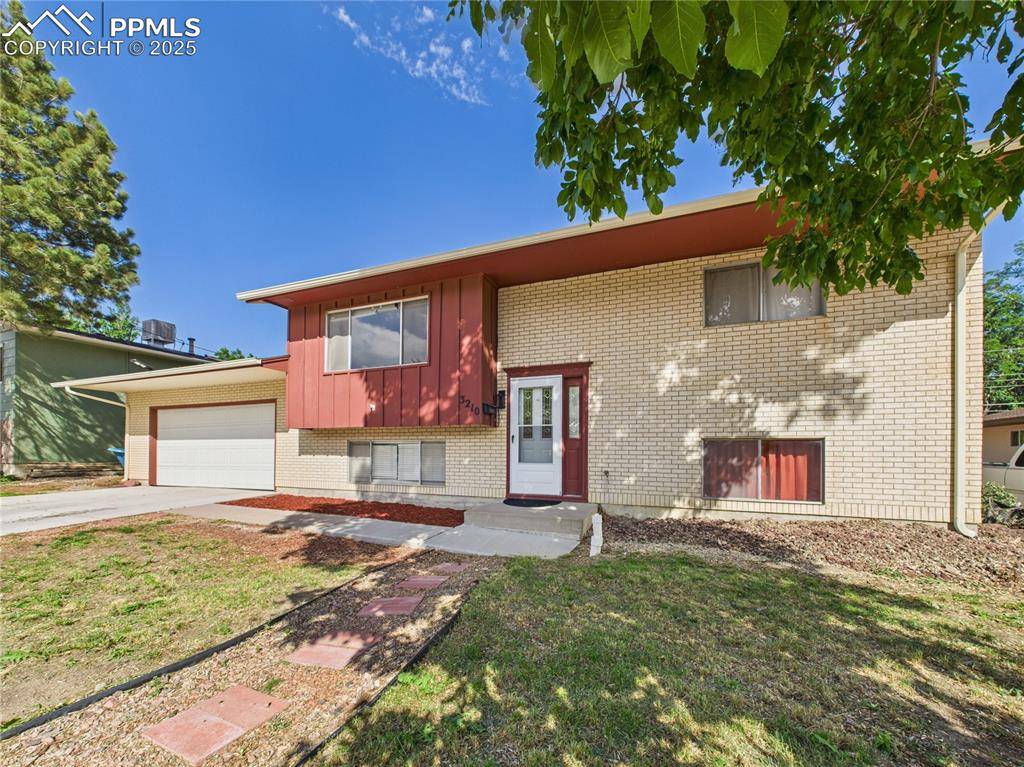 Pueblo, CO 81008,3210 Shalimar TER