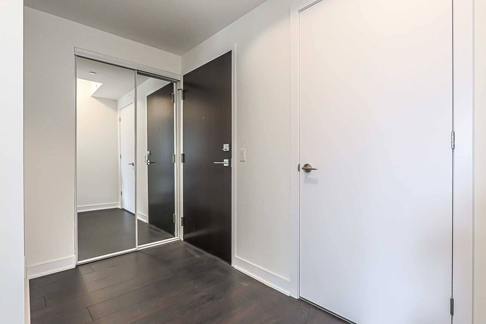 Toronto C10, ON M4S 2B4,2221 Yonge ST #909