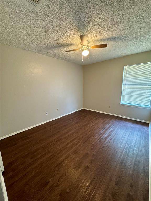 Arlington, TX 76017,5915 Willow Crest Drive