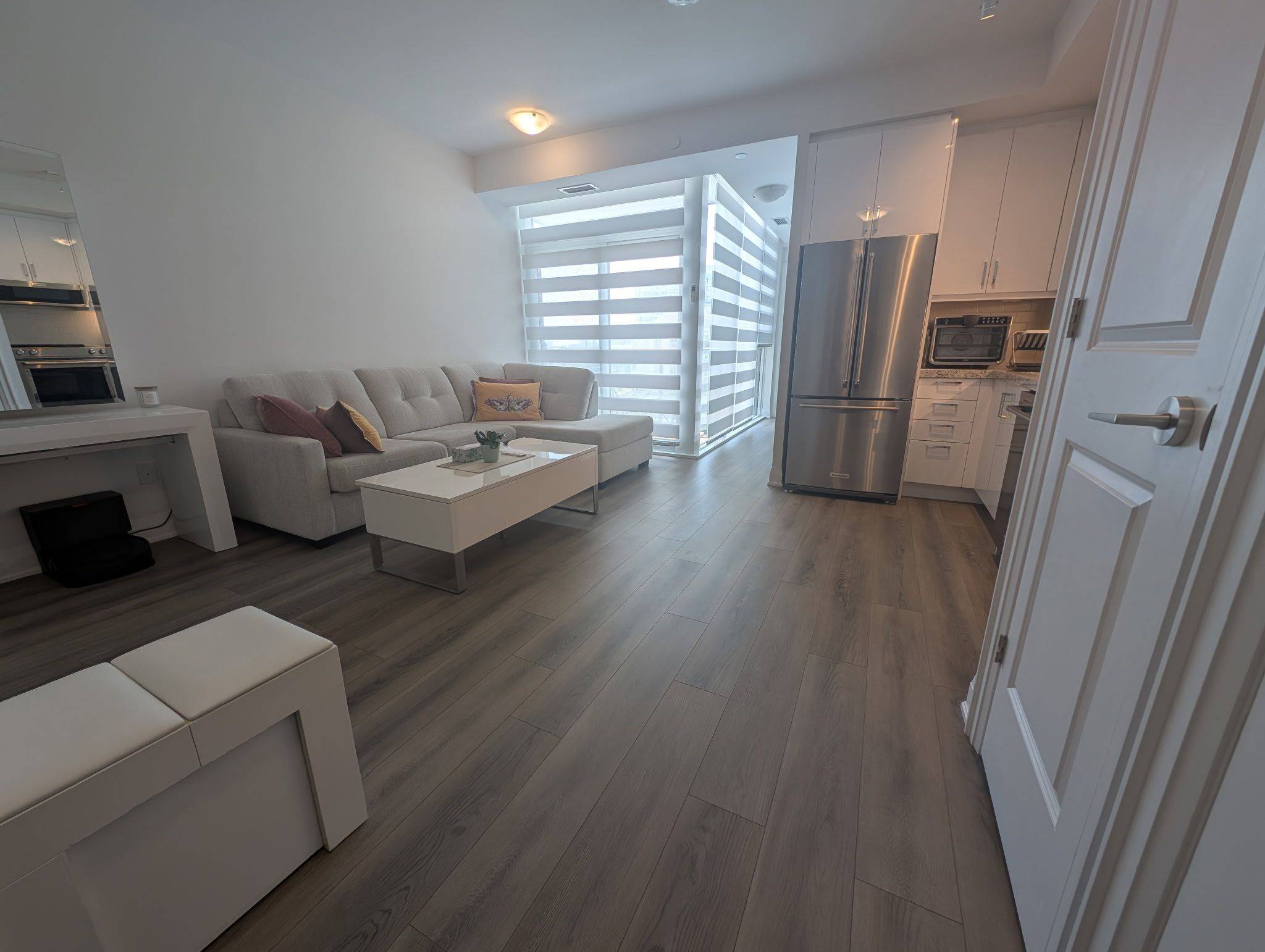Vaughan, ON L4J 0L2,10 Gatineau DR #403W