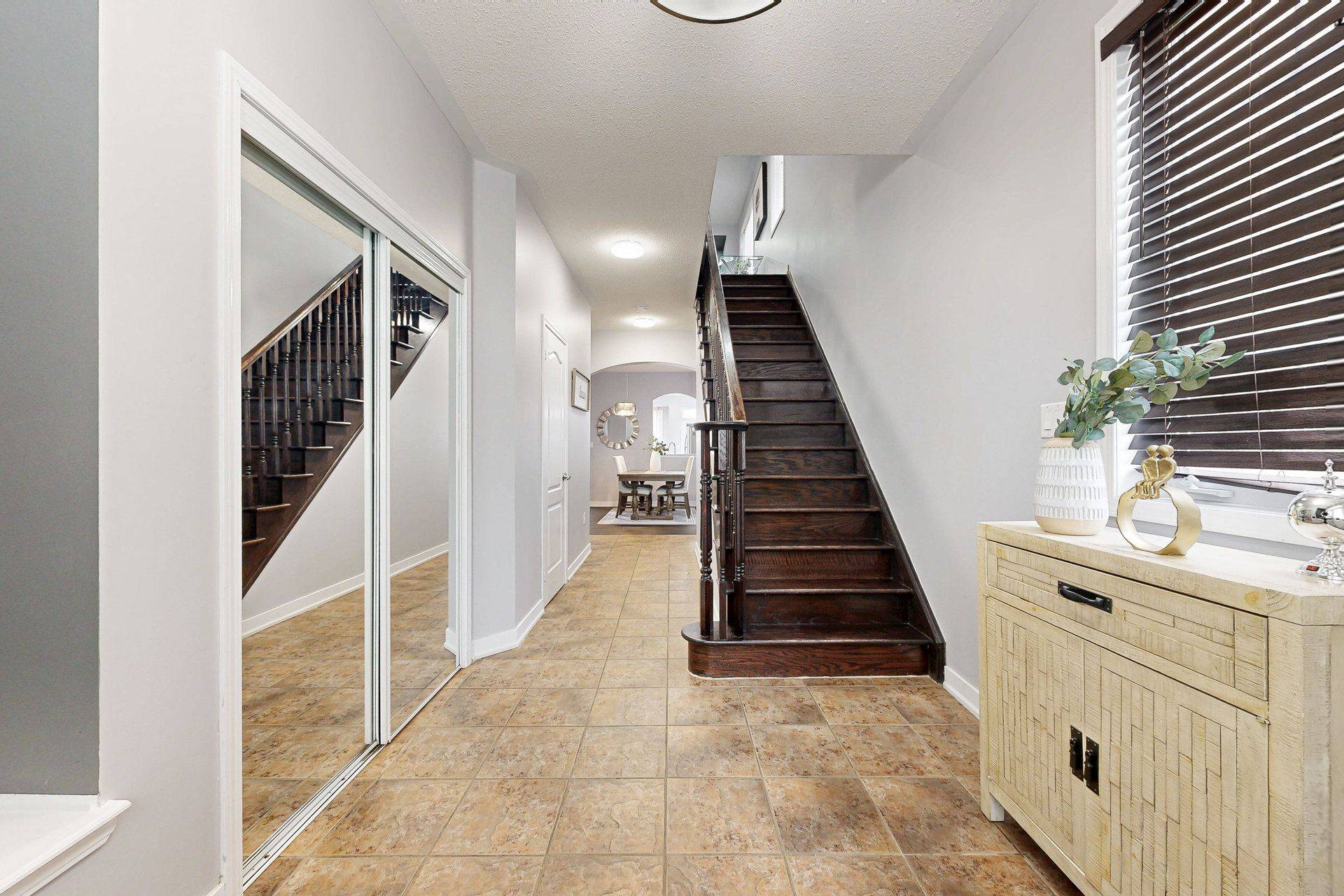 Milton, ON L9T 6Z3,686 Bolingbroke DR