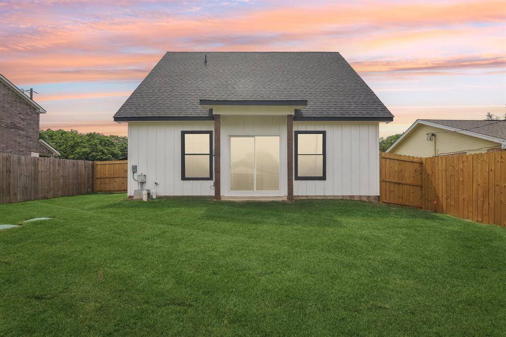 Granbury, TX 76049,517 Mountain View Trail