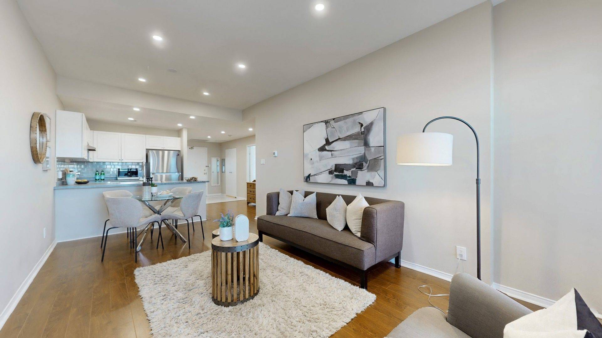 Toronto C10, ON M4P 1P1,600 Eglinton AVE E ##202