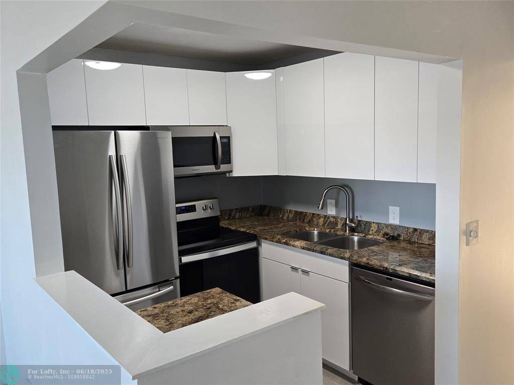 West Palm Beach, FL 33417,98 E Northampton #98