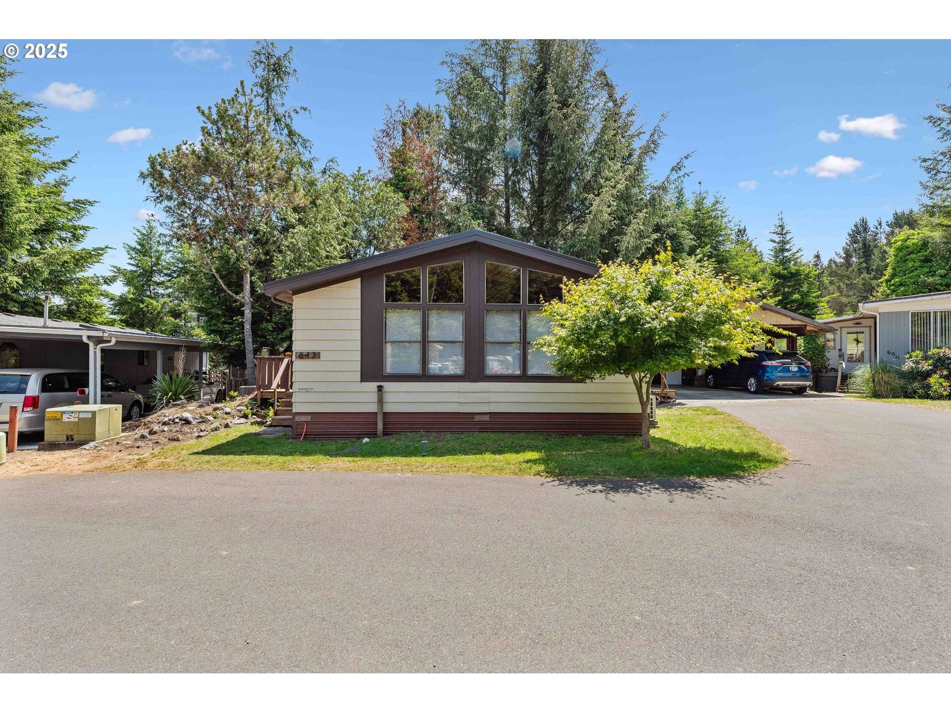Coos Bay, OR 97420,647 SHOREPINES HTS