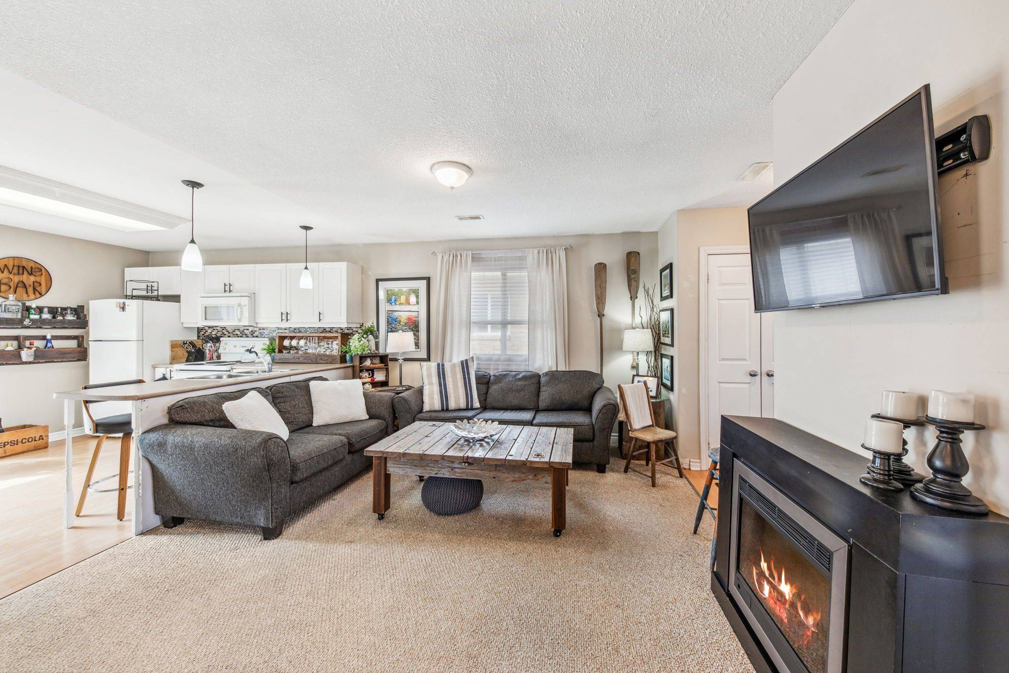 Midland, ON L4R 2B1,239 Yonge ST