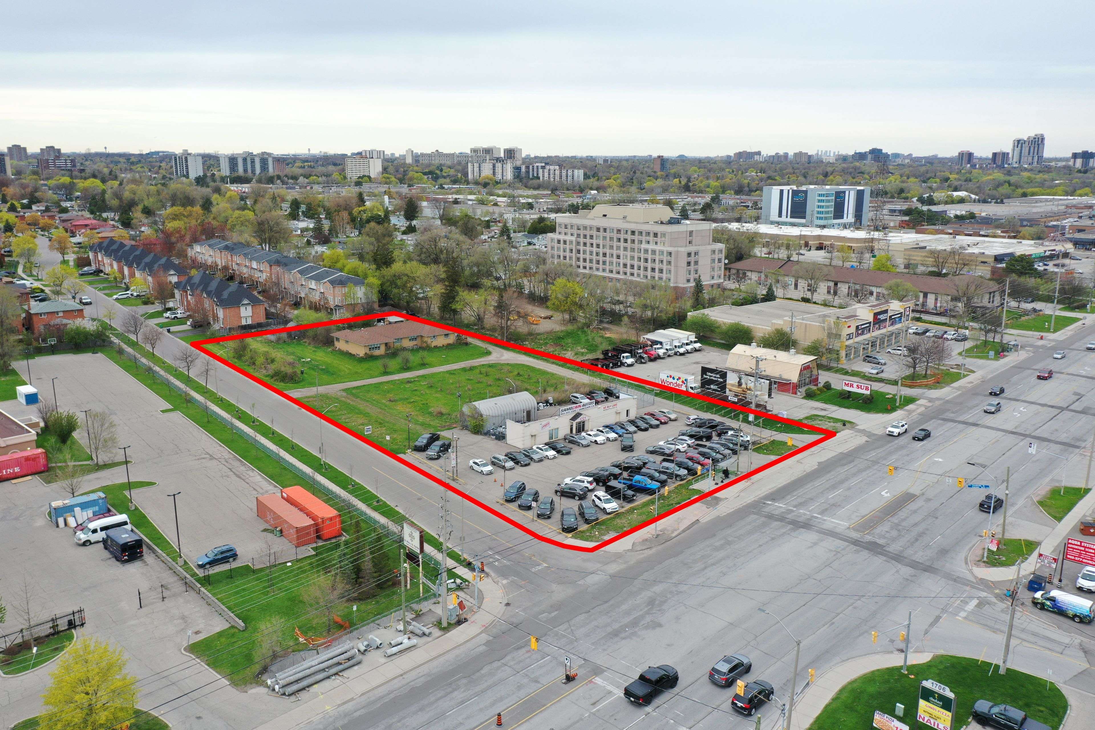 Mississauga, ON L4X 1L8,1721 Dundas ST E