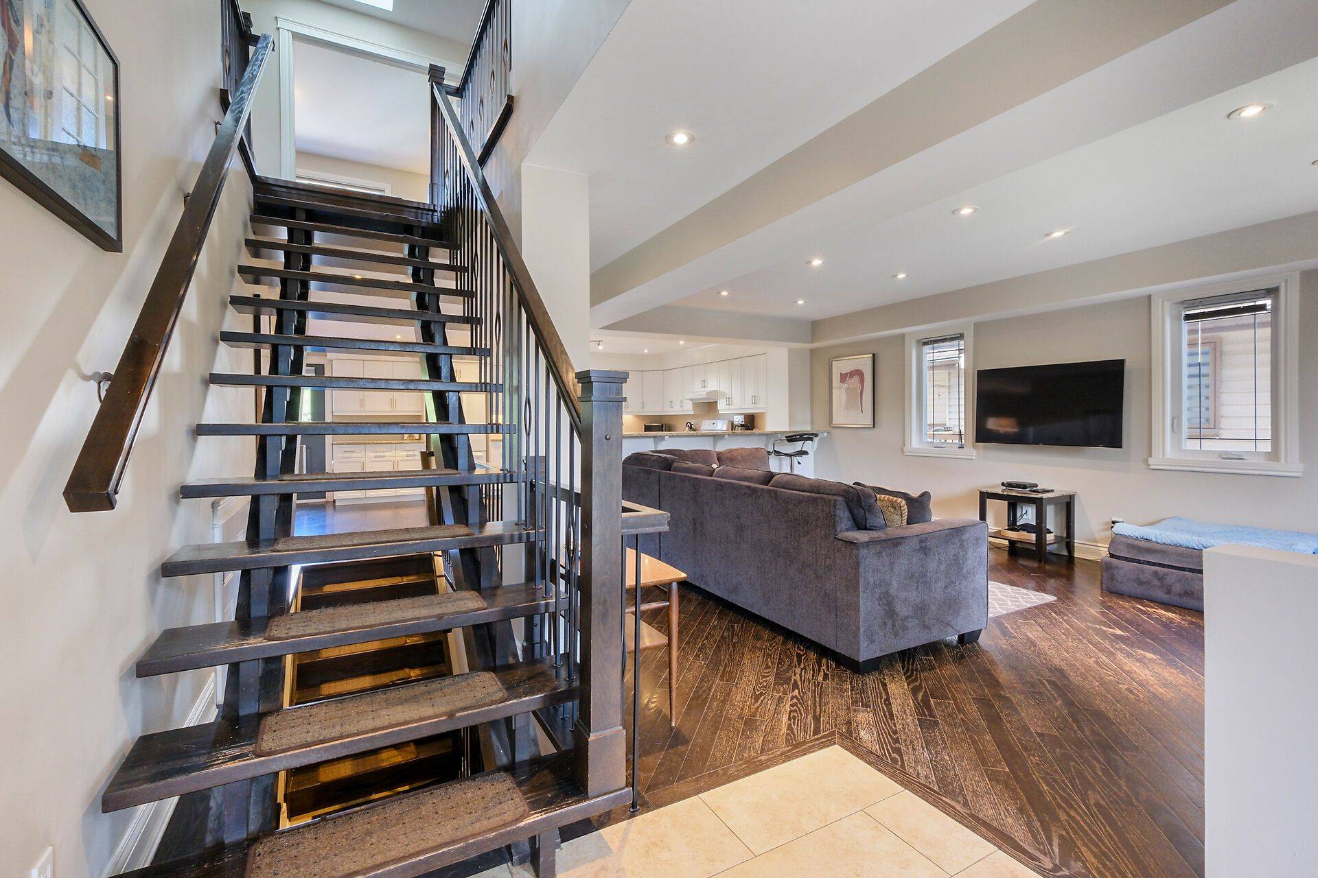 Carlington - Central Park, ON K1Z 5T1,949 Cavan ST
