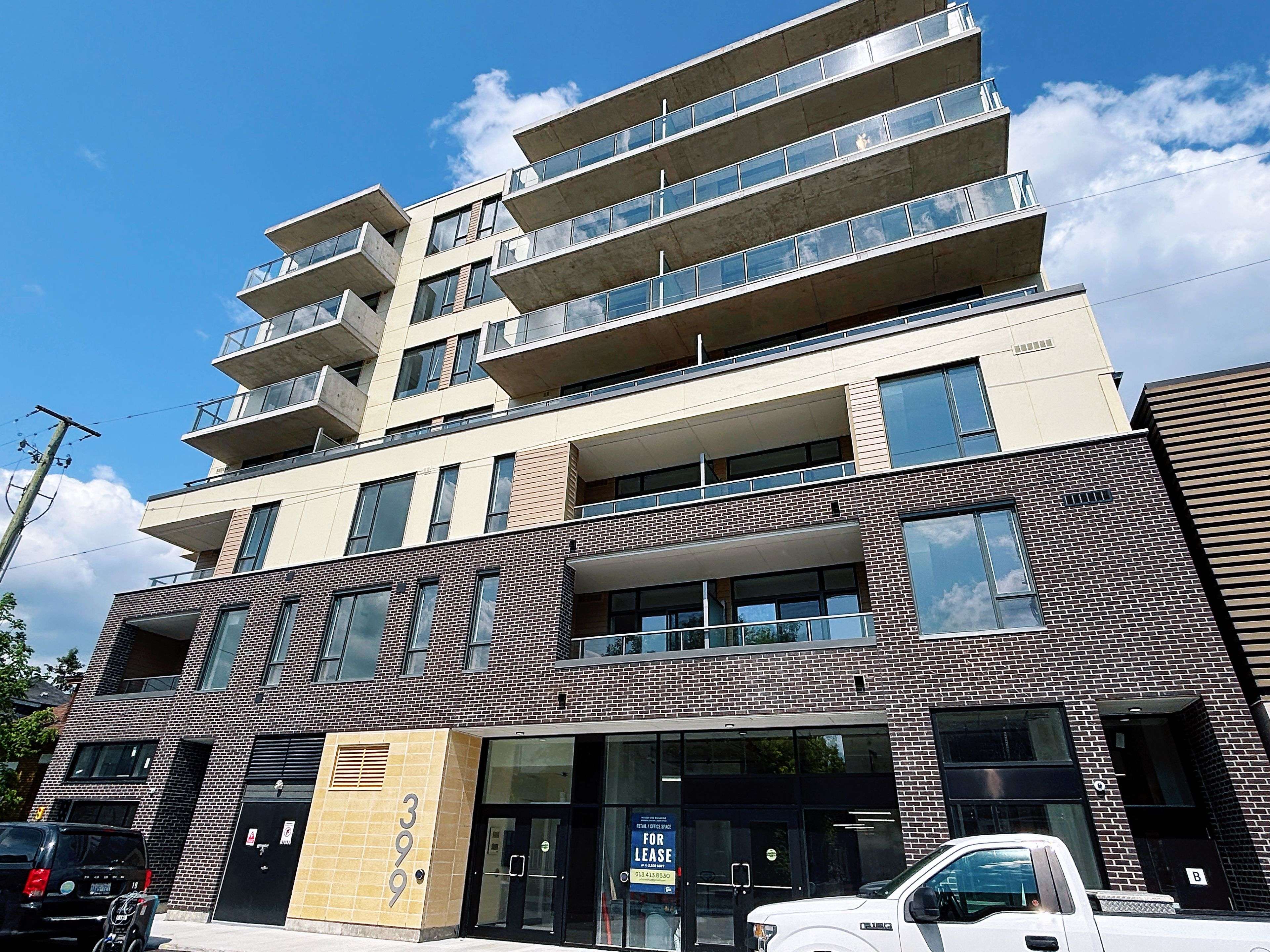 Carlingwood - Westboro And Area, ON K2A 1Y8,399 Winston AVE #402
