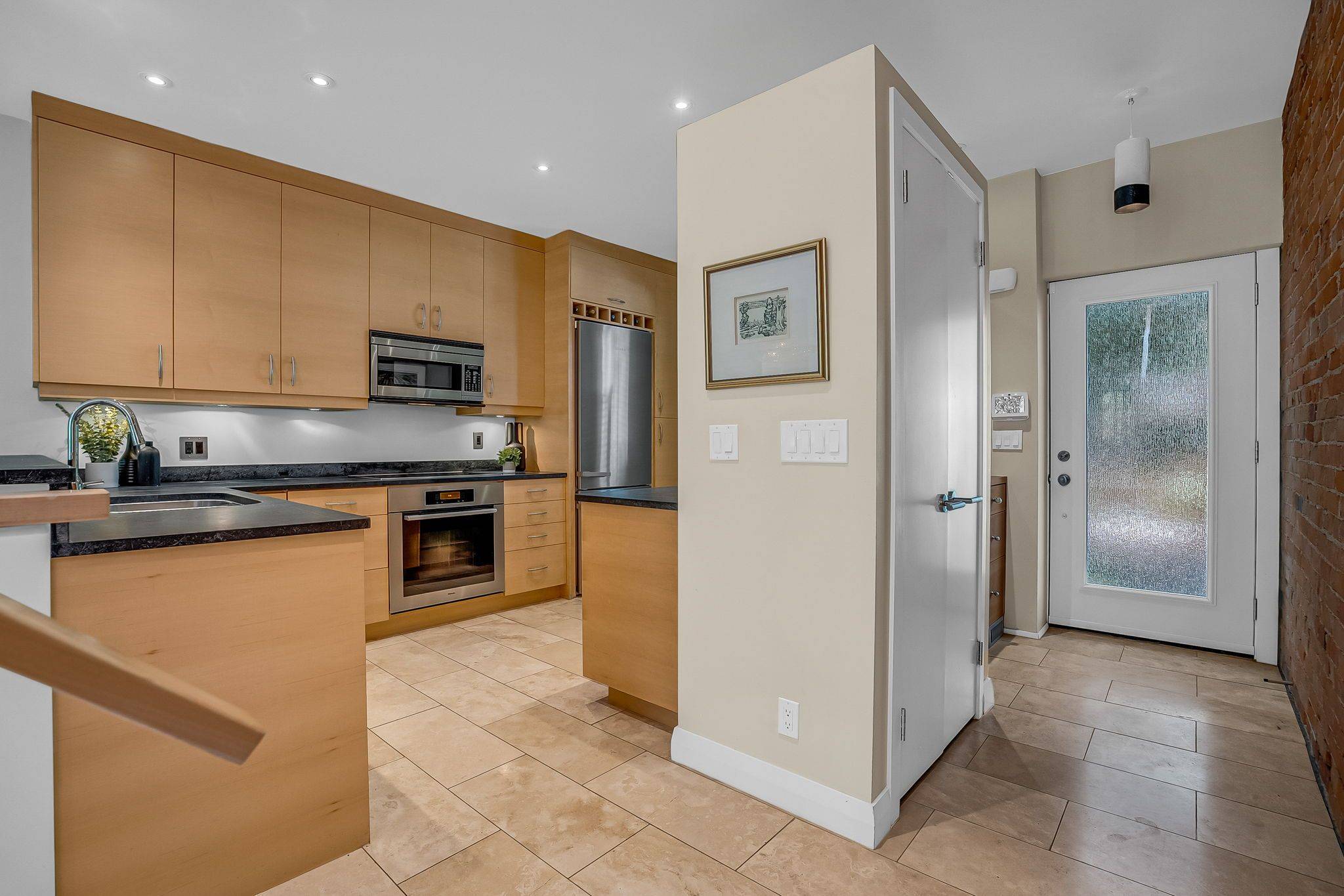 Toronto E01, ON M4K 1B8,161 Langley AVE