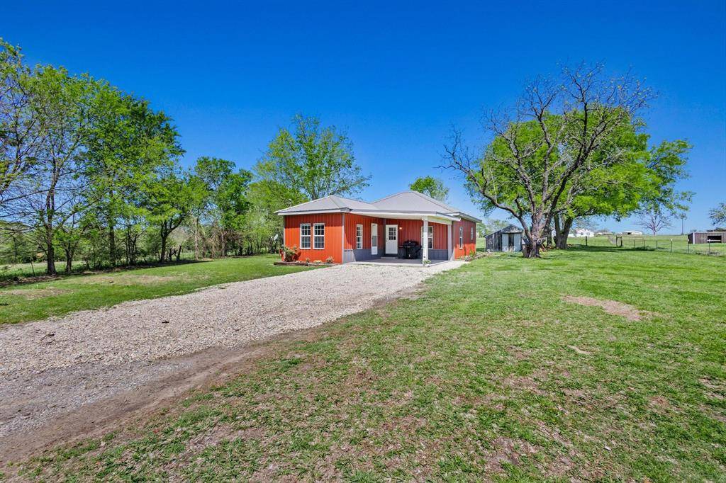 Wolfe City, TX 75496,298 County Road 3351