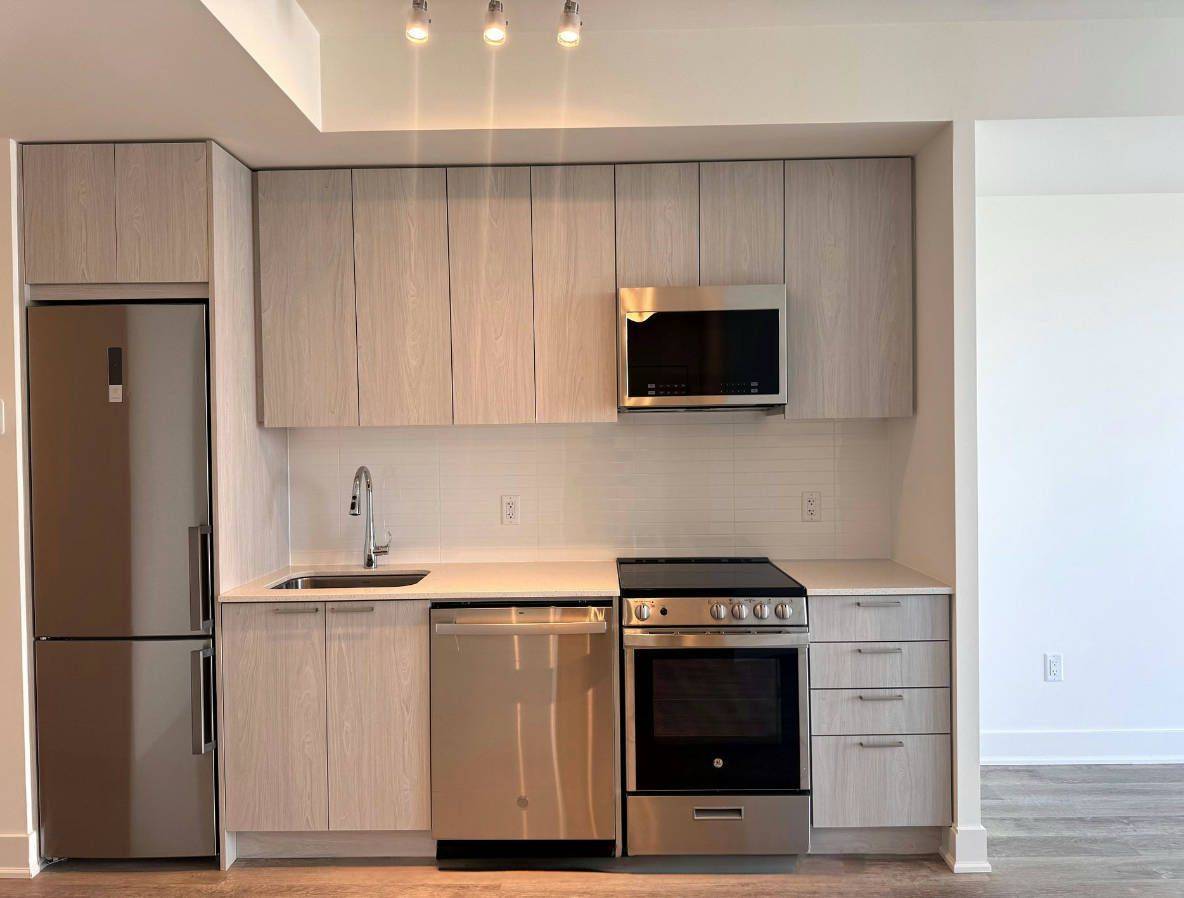 Newmarket, ON L3Y 0G7,185 Deerfield RD #1205