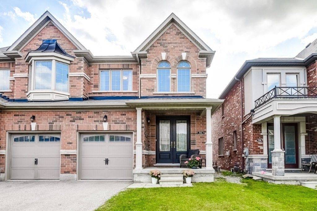 Newmarket, ON L3X 0H4,702 Yarfield CRES