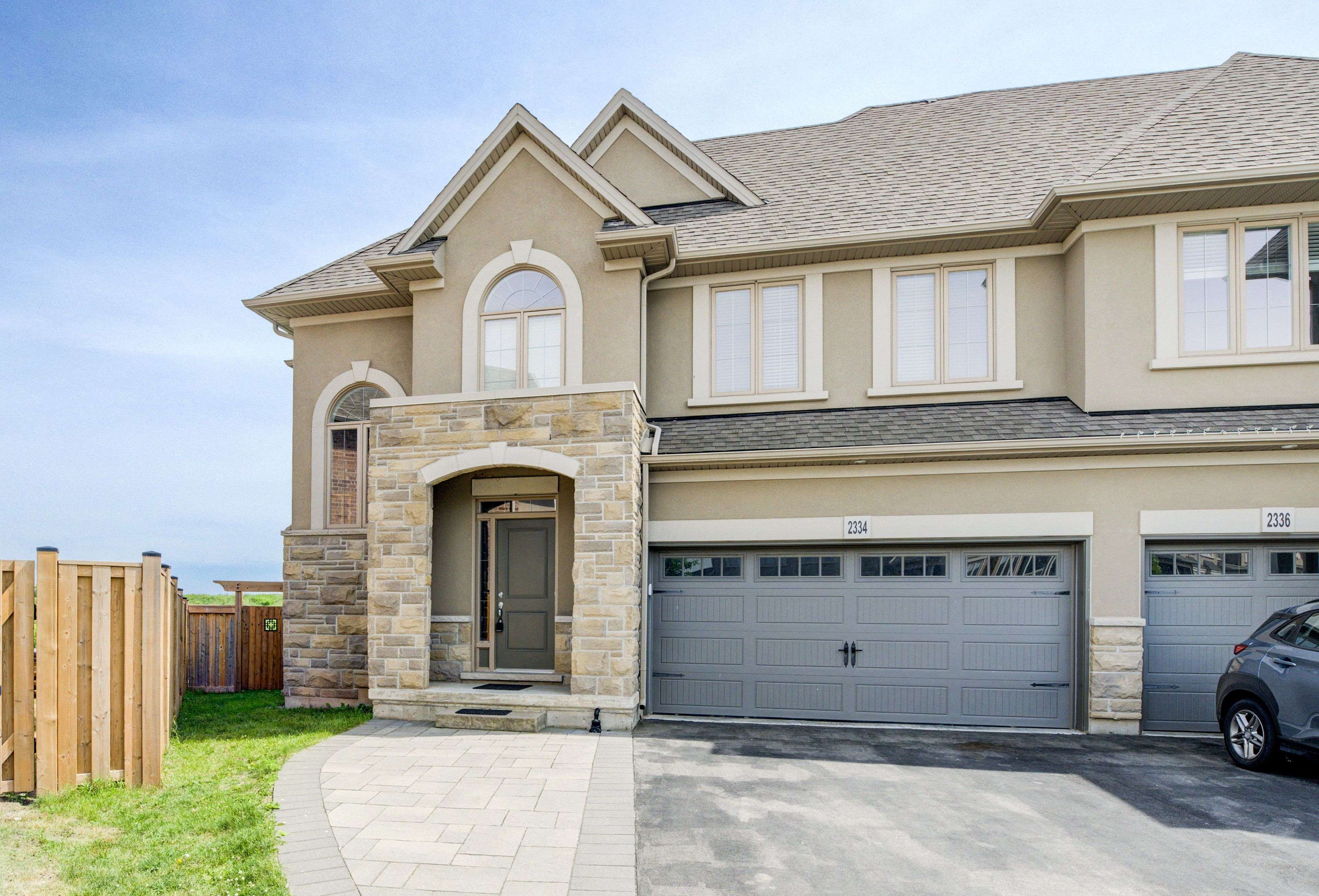 Oakville, ON L6M 1N9,2334 Natasha CIR