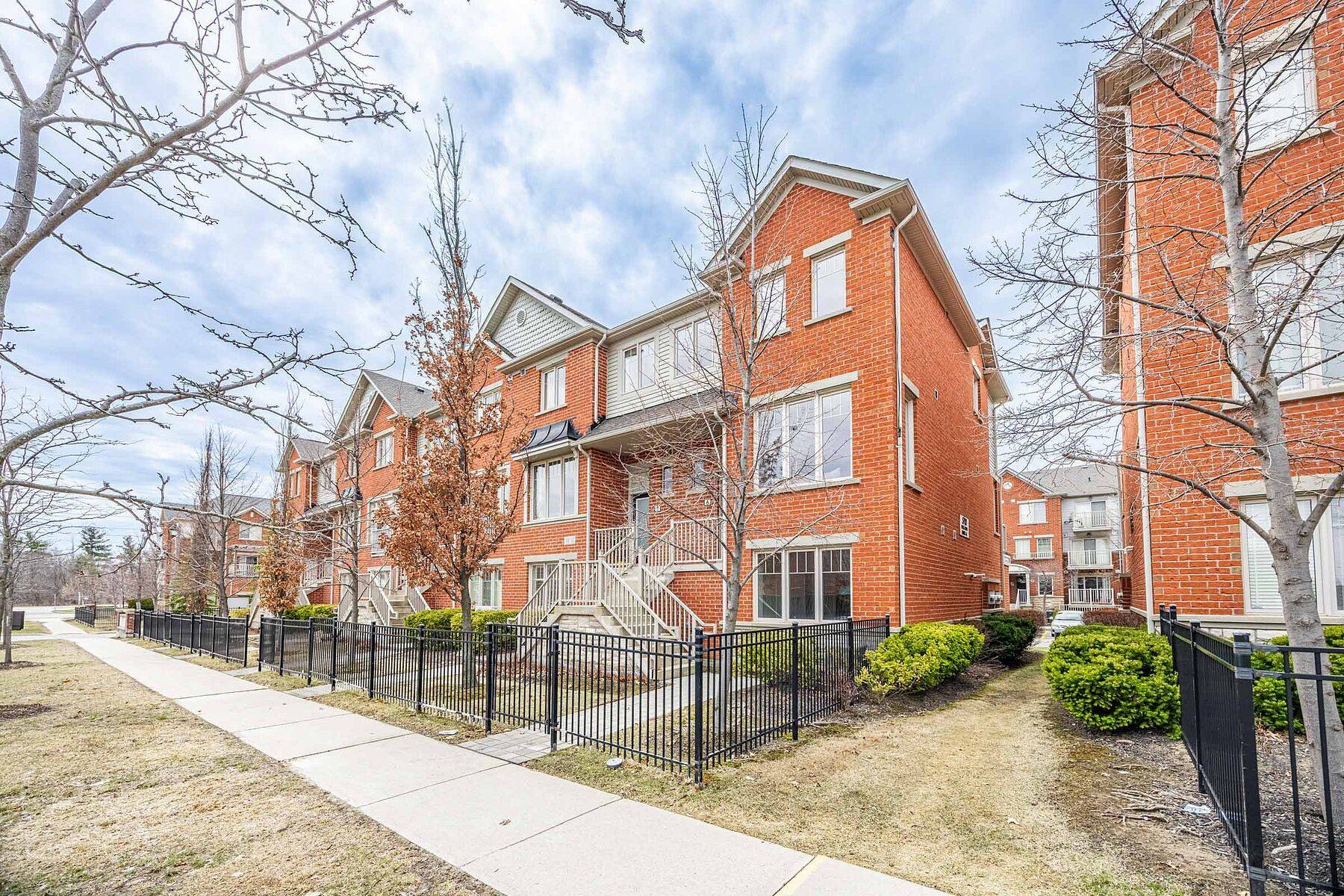 Mississauga, ON L5M 0P7,5700 Tosca DR W #6