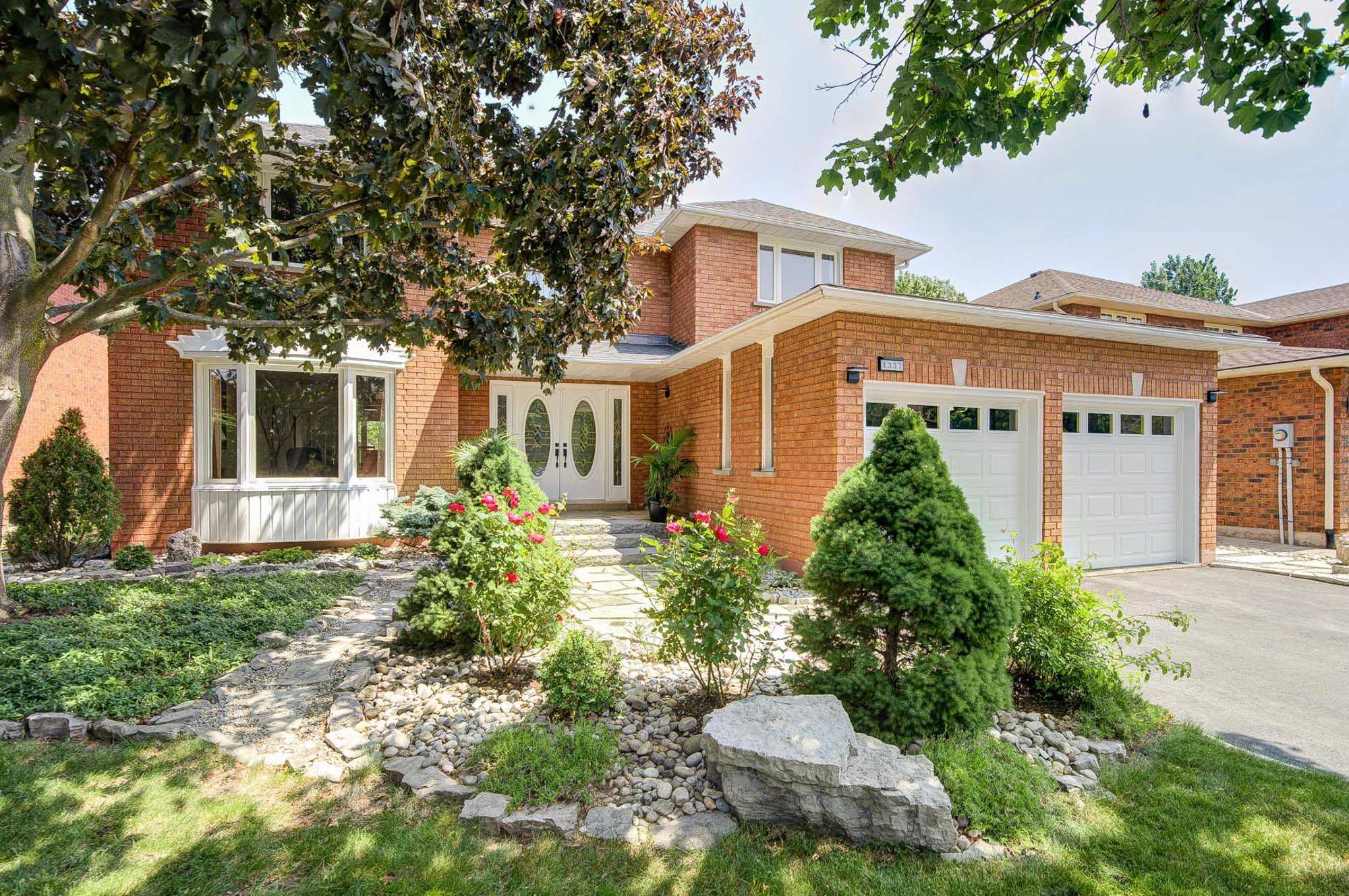 Oakville, ON L6M 2J2,1337 Peartree CIR