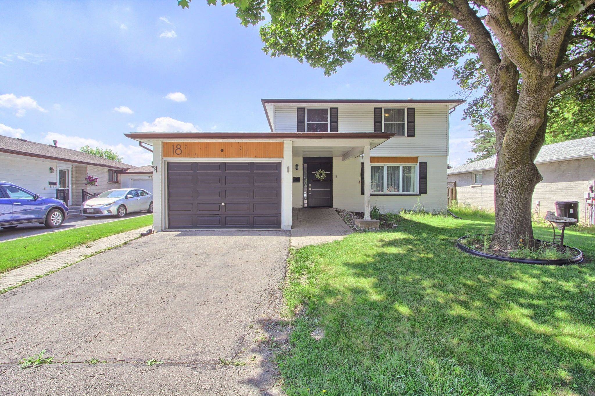 Brampton, ON L6V 2C3,18 Barkwood CT