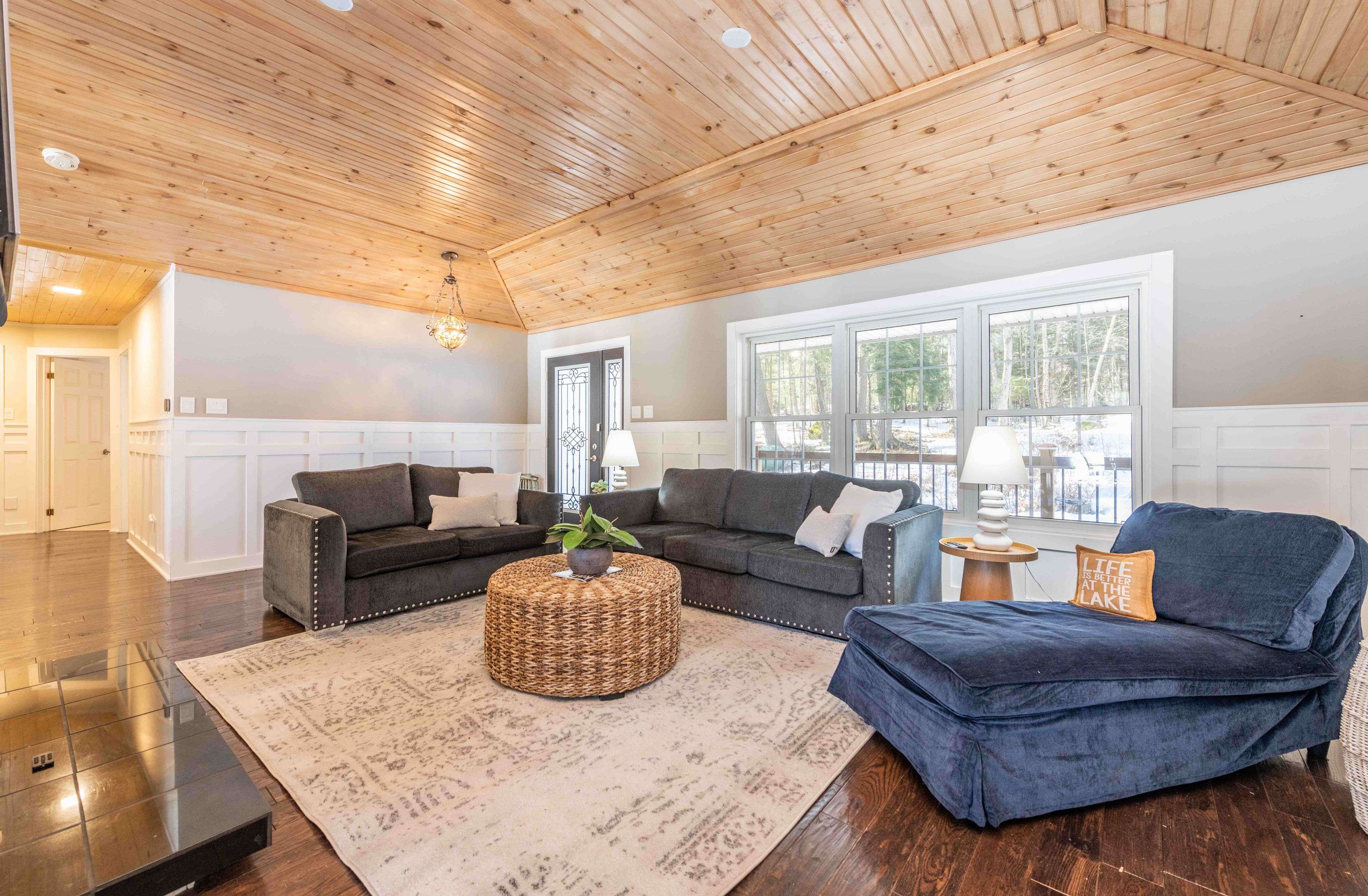 Lake Of Bays, ON P1H 2J6,1420 Limberlost RD