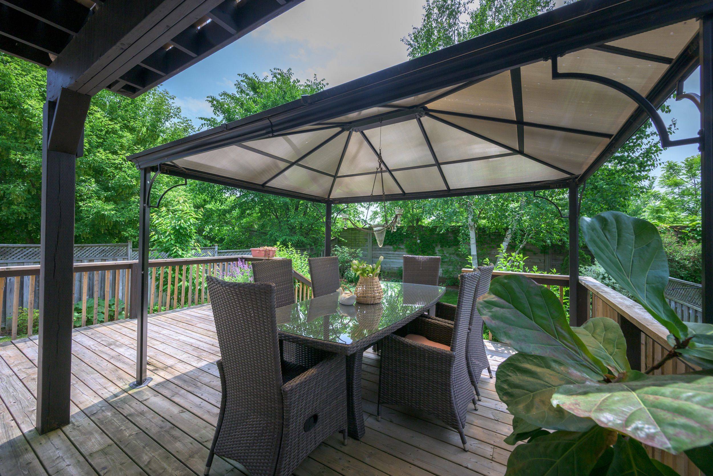London East, ON N5Y 0A2,237 McMahen ST