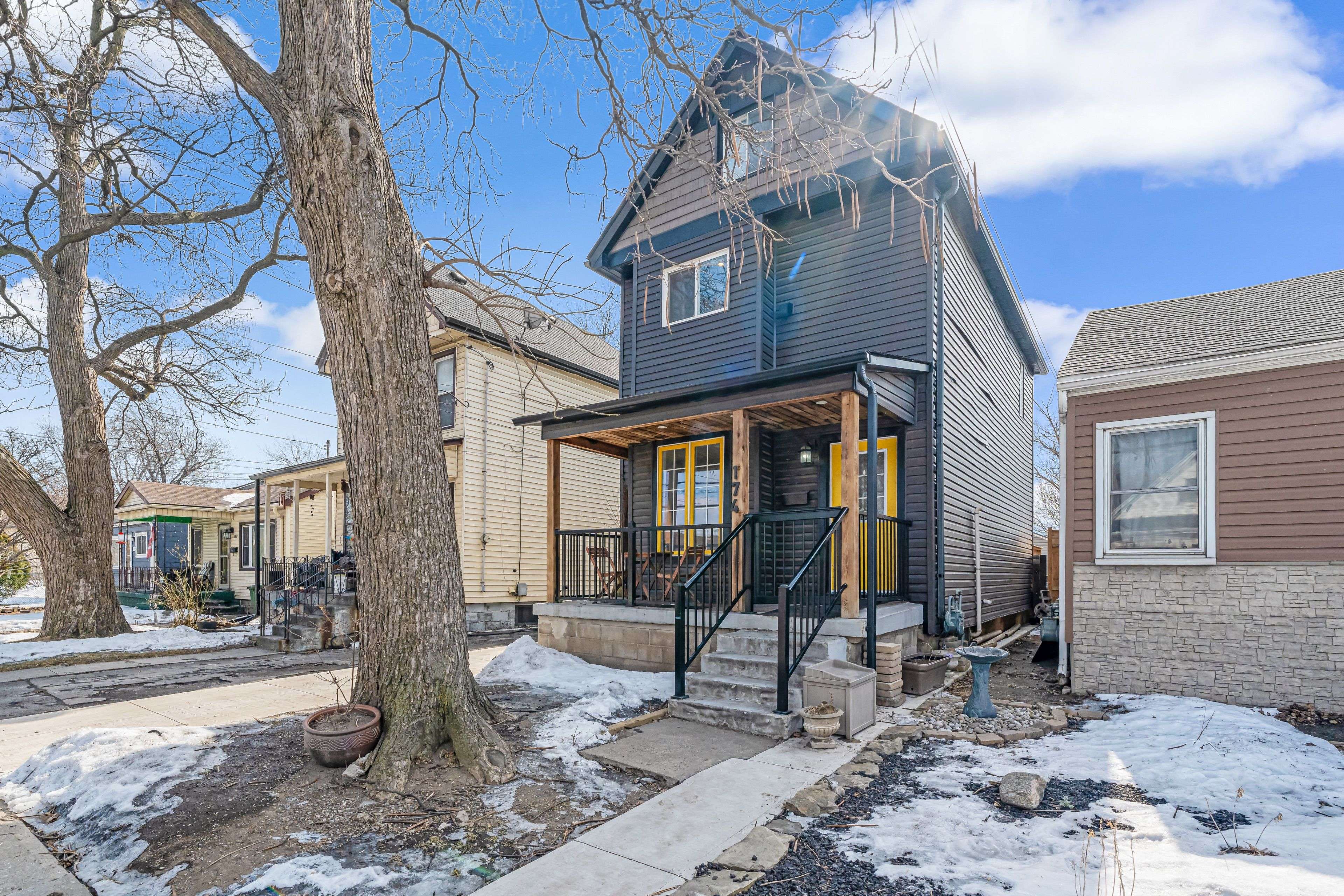 Hamilton, ON L8H 3H7,174 McAnulty BLVD