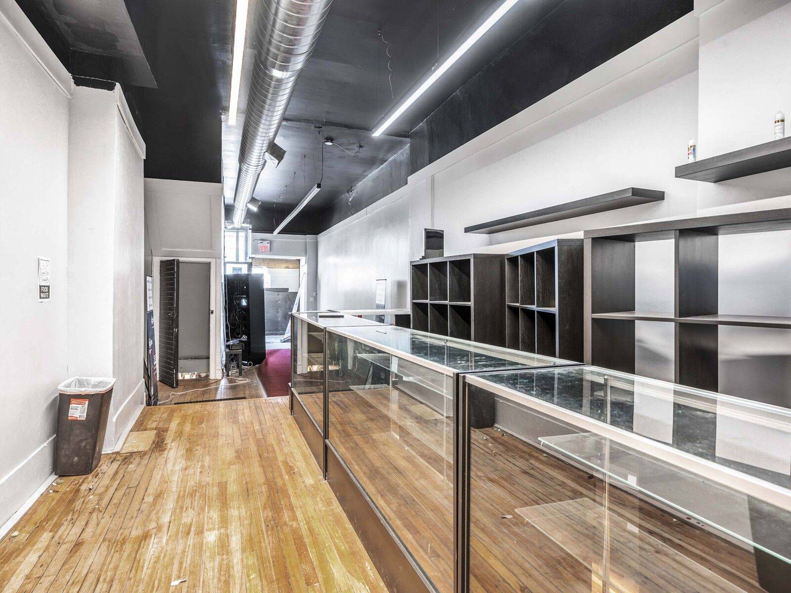 Toronto C01, ON M4Y 2B2,685 Yonge ST #Ground Floor