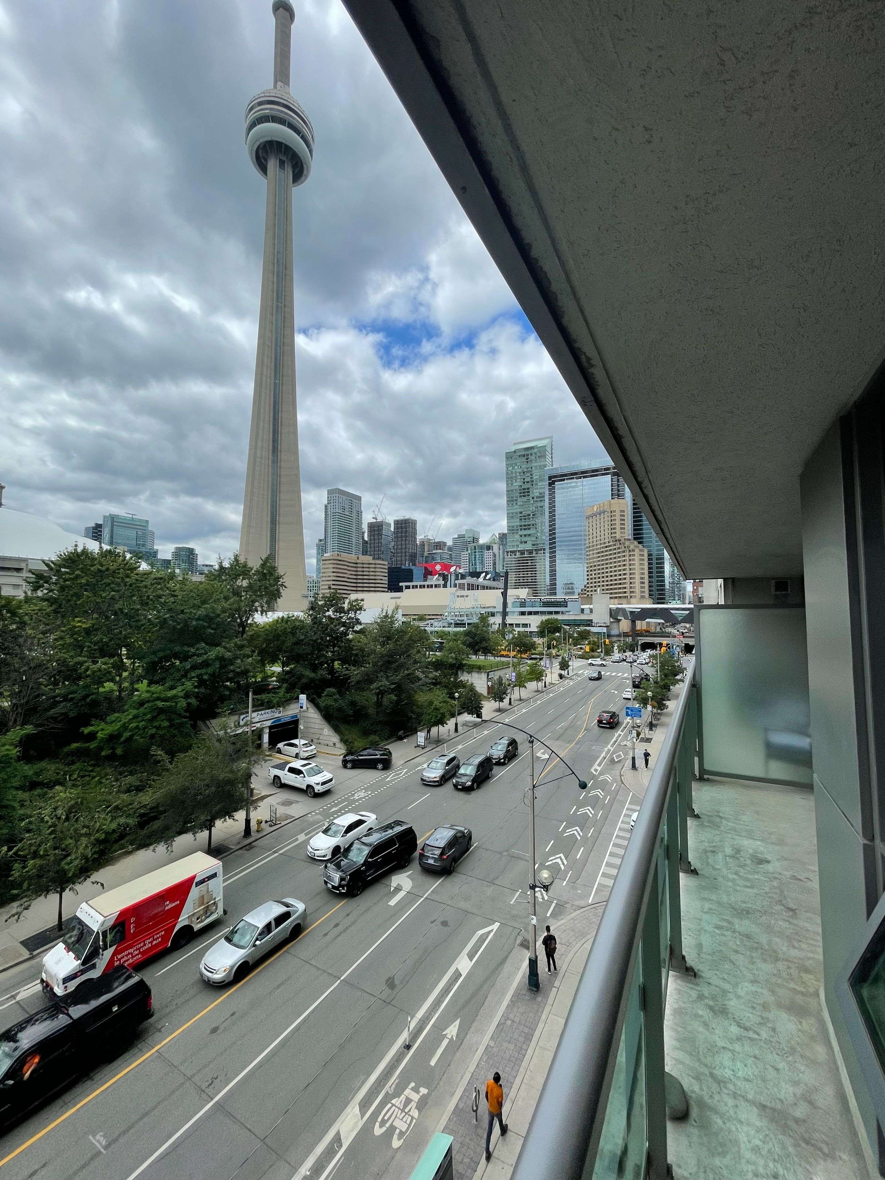 Toronto C01, ON M5J 3A1,25 Lower Simcoe ST #516