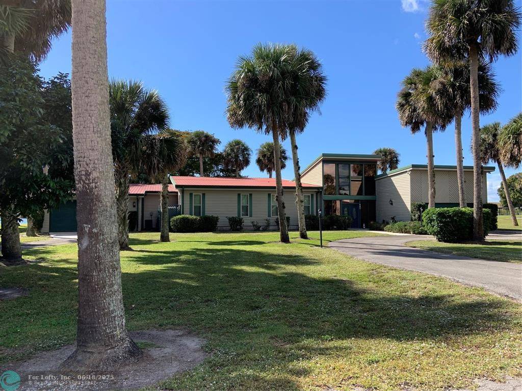 Okeechobee, FL 34974,10198 Hwy 441 SE