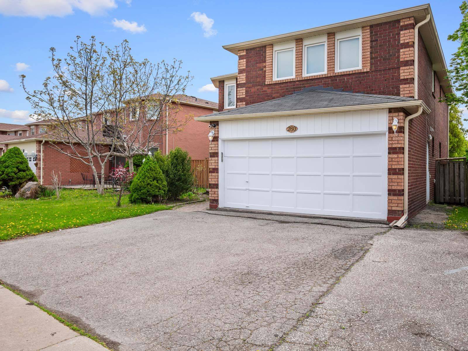 Richmond Hill, ON L4S 1C9,280 Bernard AVE