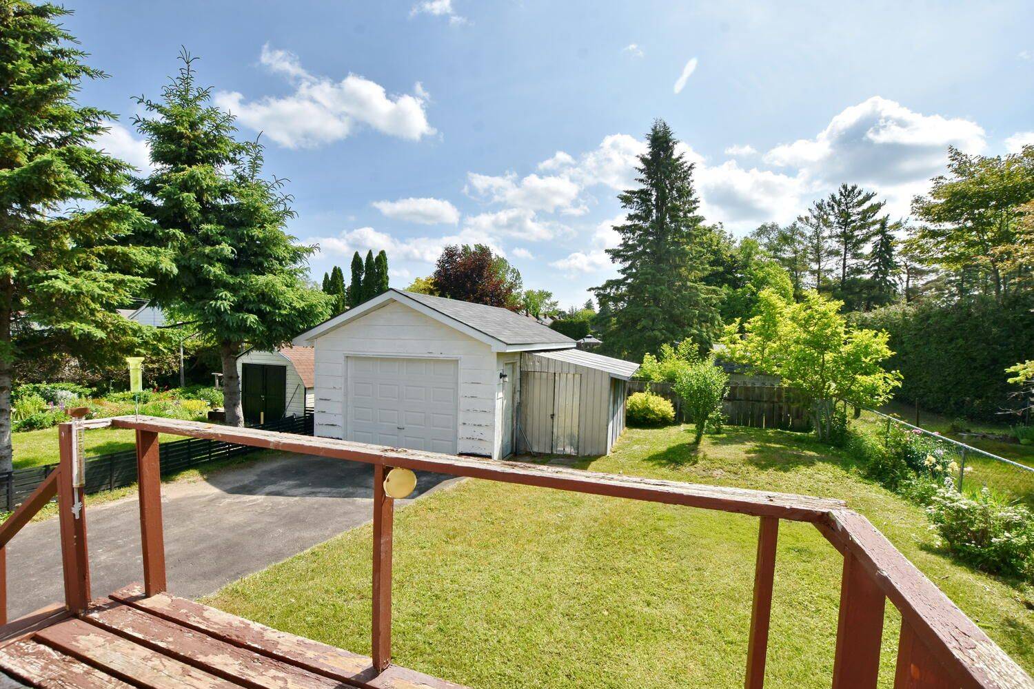 Collingwood, ON L9Y 2S2,473 Maple ST