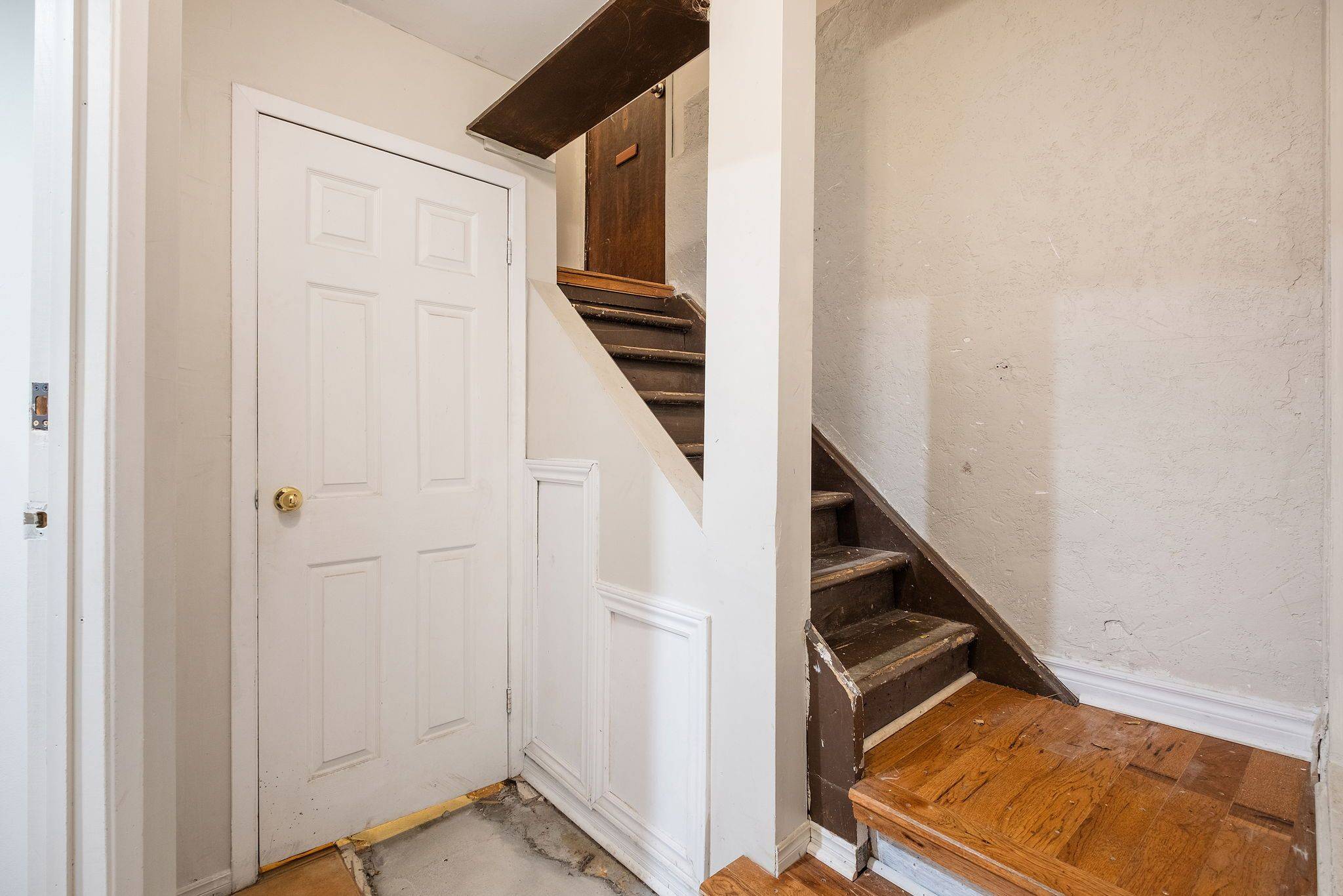 Toronto W02, ON M6P 2N5,116 Medland ST #Unit A