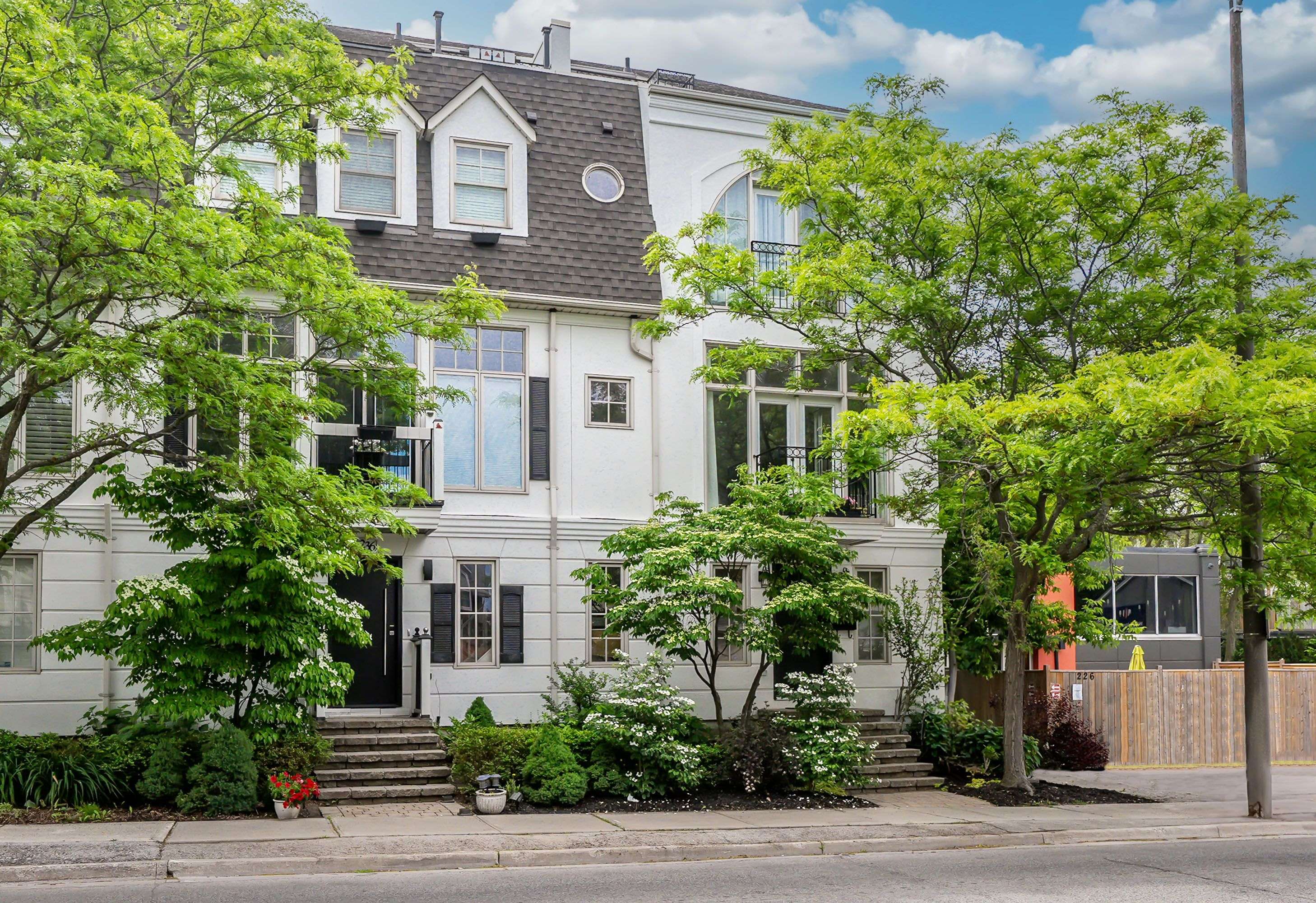 Oakville, ON L6J 1P7,234 Randall ST