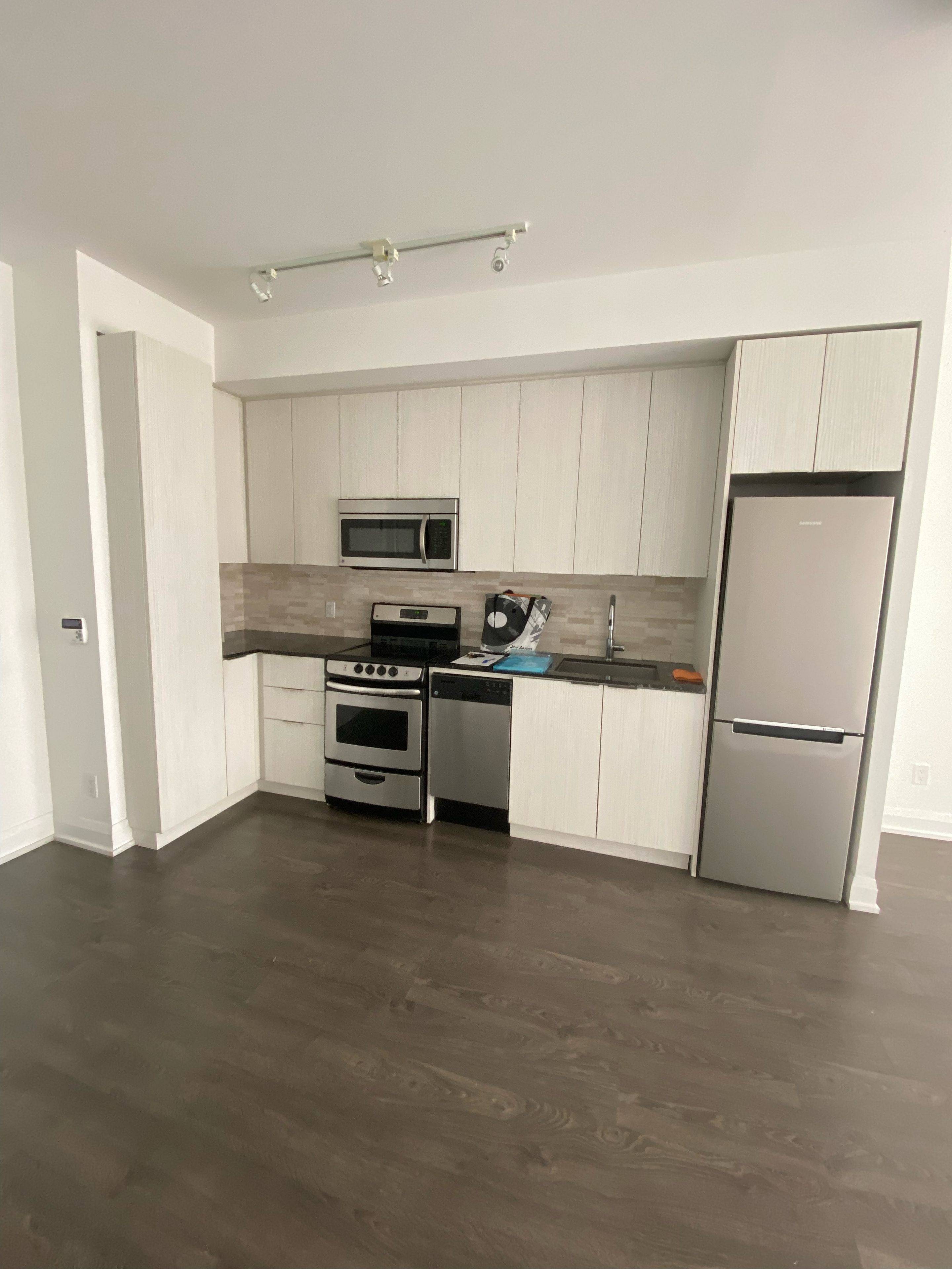Toronto W06, ON M8V 0C8,56 ANNIE CRAIG DR #2906