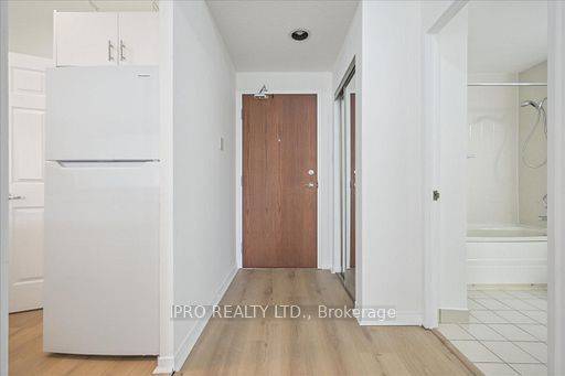 Oakville, ON L6L 6L9,2511 Lakeshore RD W #606