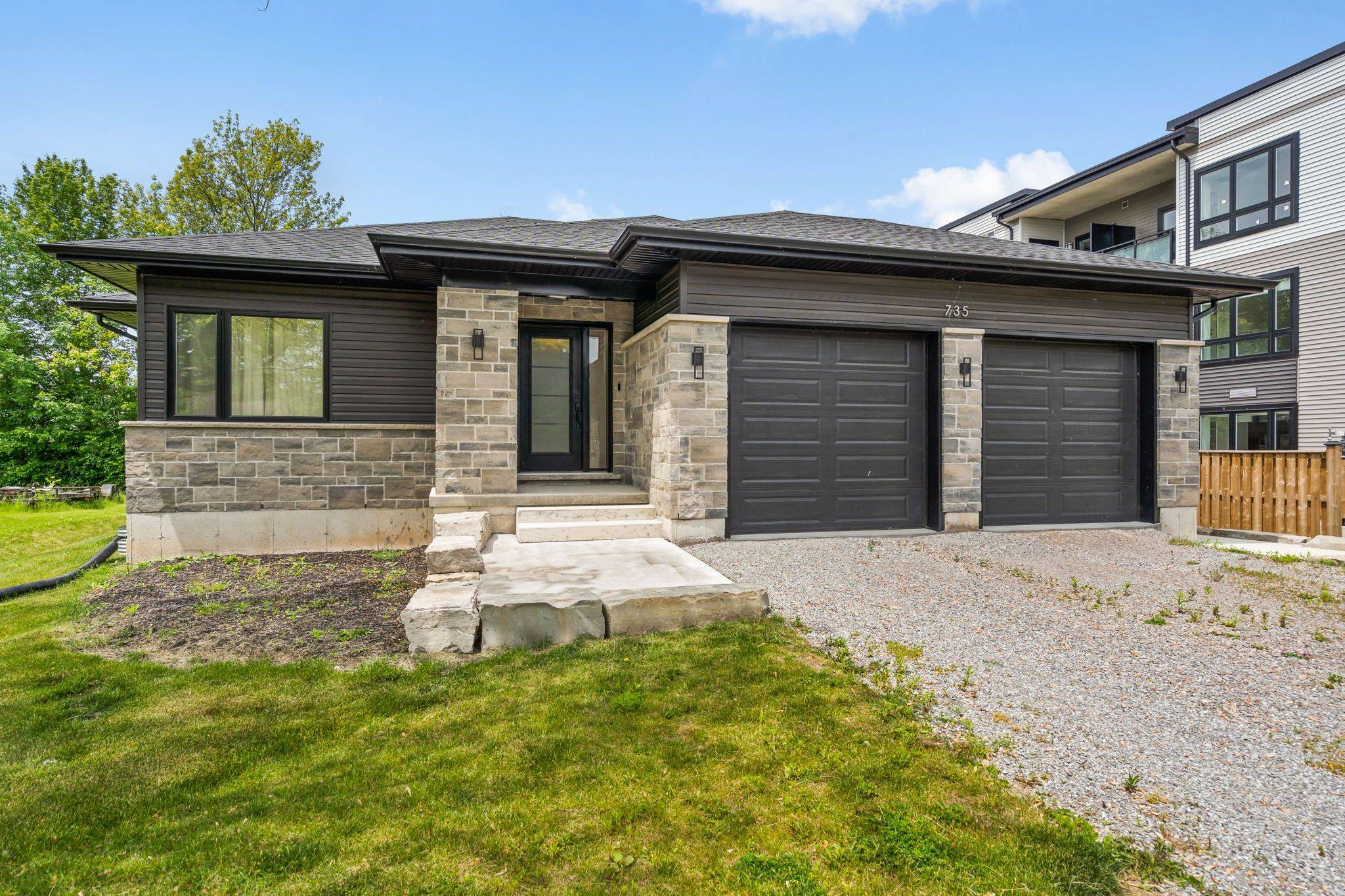 Fort Erie, ON L2A 4R6,735 Crescent ST