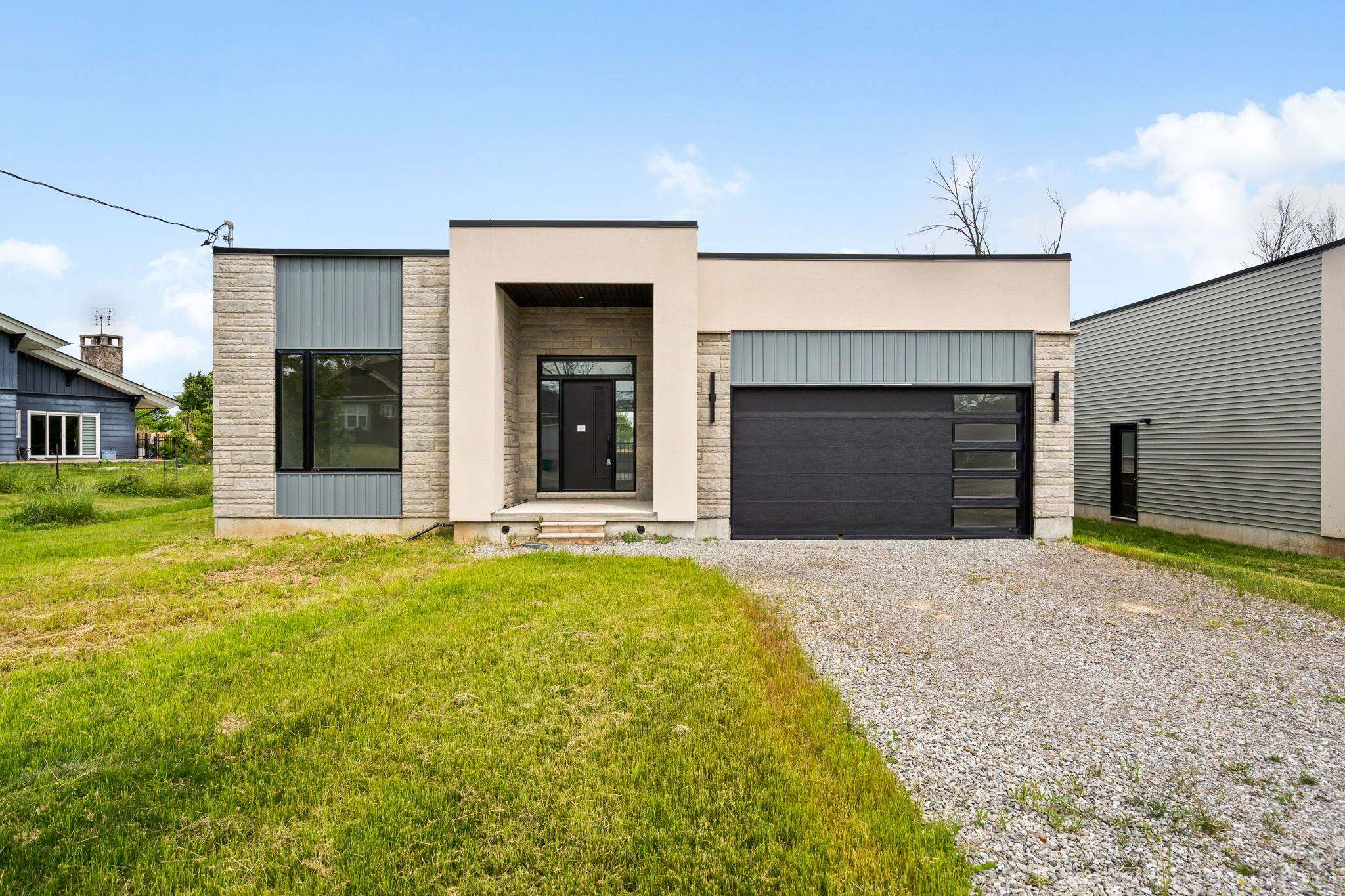 Fort Erie, ON L0S 1N0,3844 Nigh RD