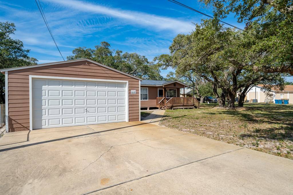 Rockport, TX 78382,107 Kelly Ln