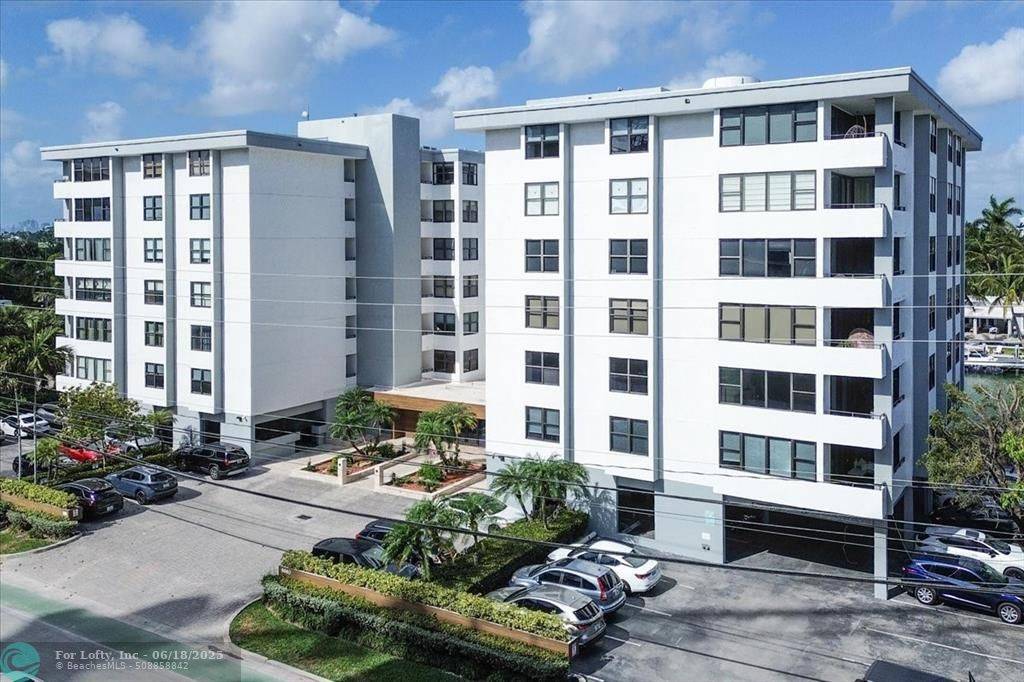 Bay Harbor Islands, FL 33154,9660 W Bay Harbor Dr  #4B