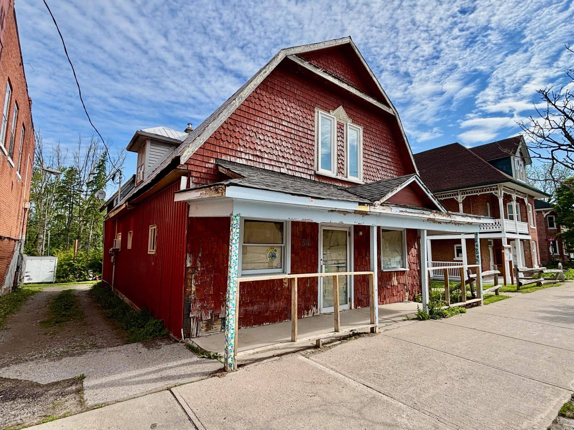 Brock, ON L0E 1E0,34 Cameron ST E