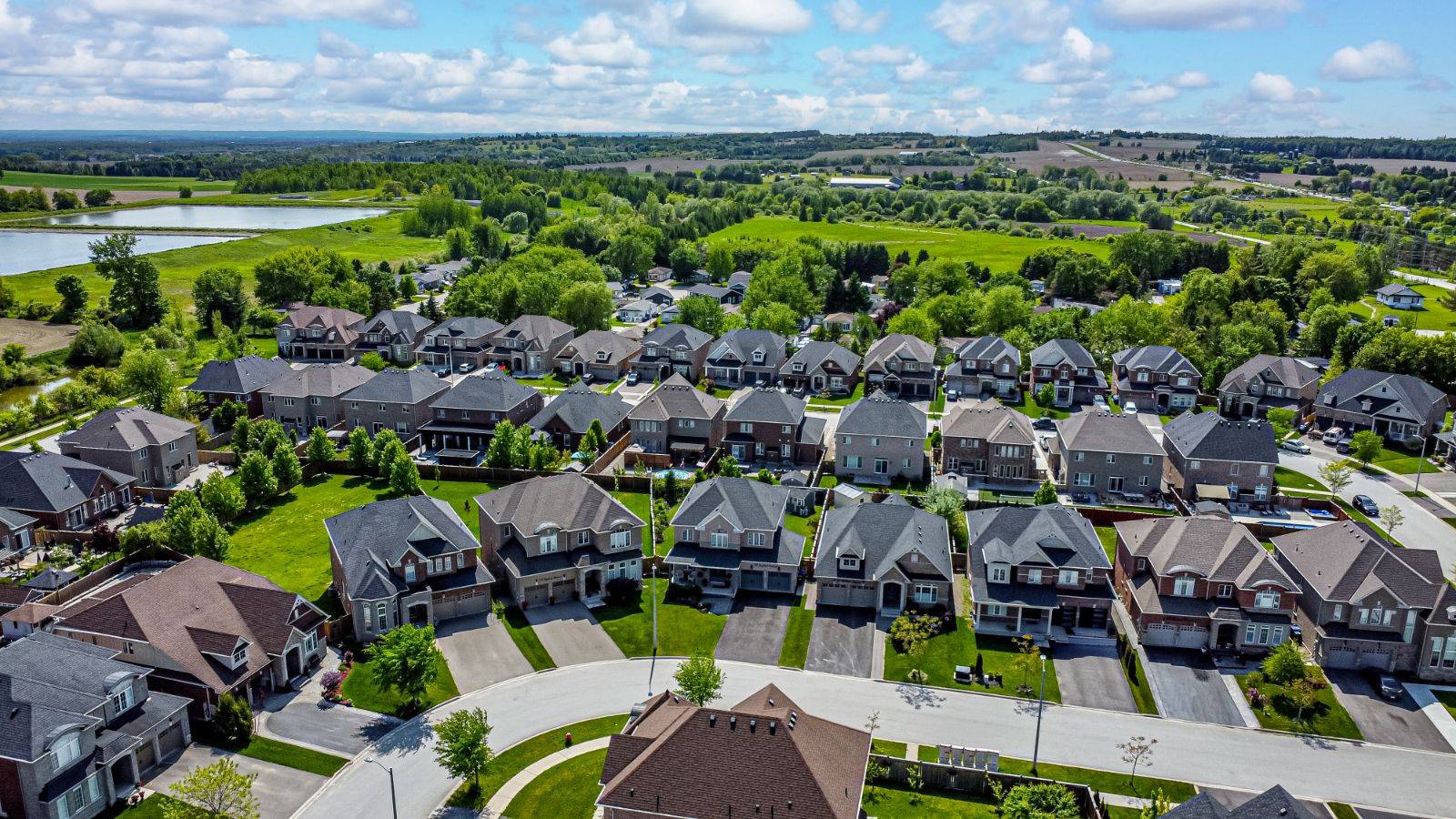 Innisfil, ON L0L 1L0,25 Copeland CRES